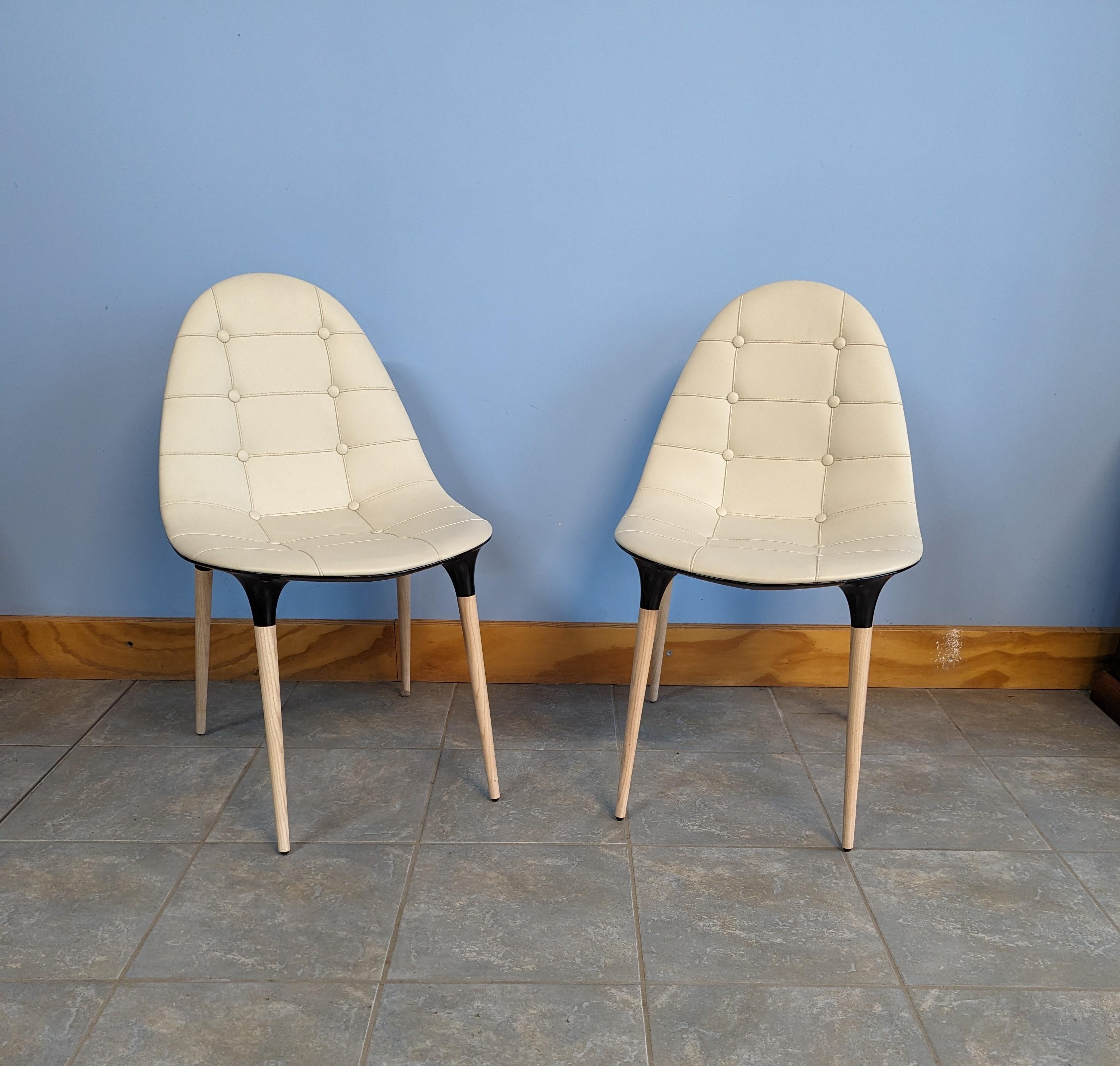 Set  di due sedie "Caprice" disegnate da Philippe Stark prodotte da Cassina 2010 For Sale