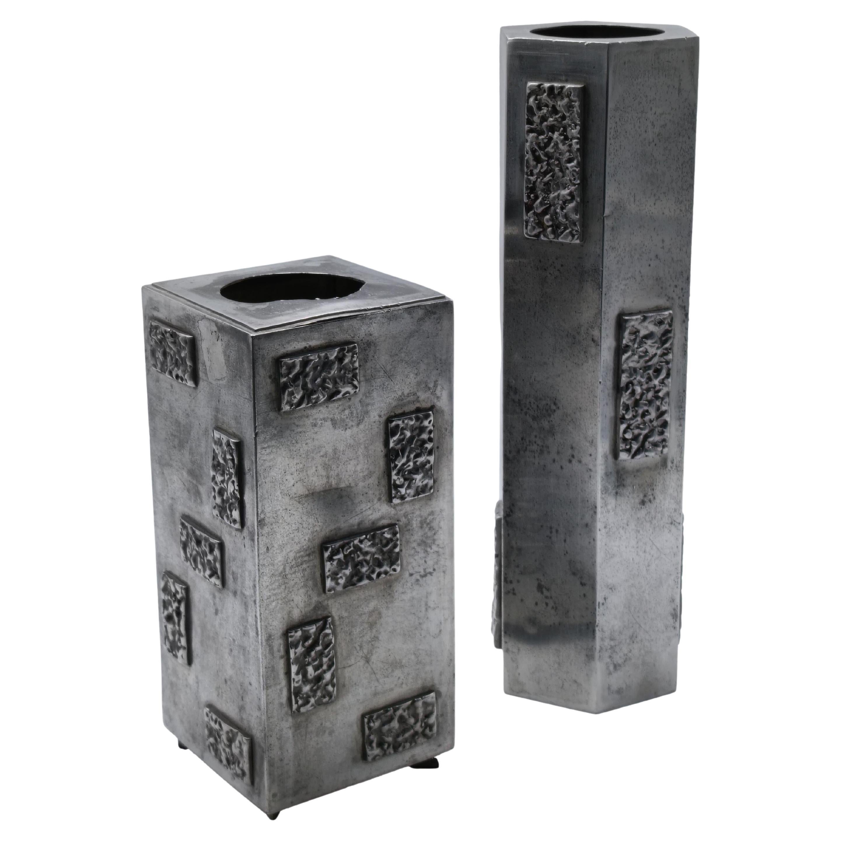 Set di Due Vasi in Peltro Lavorati a Mano, Italia 1960s