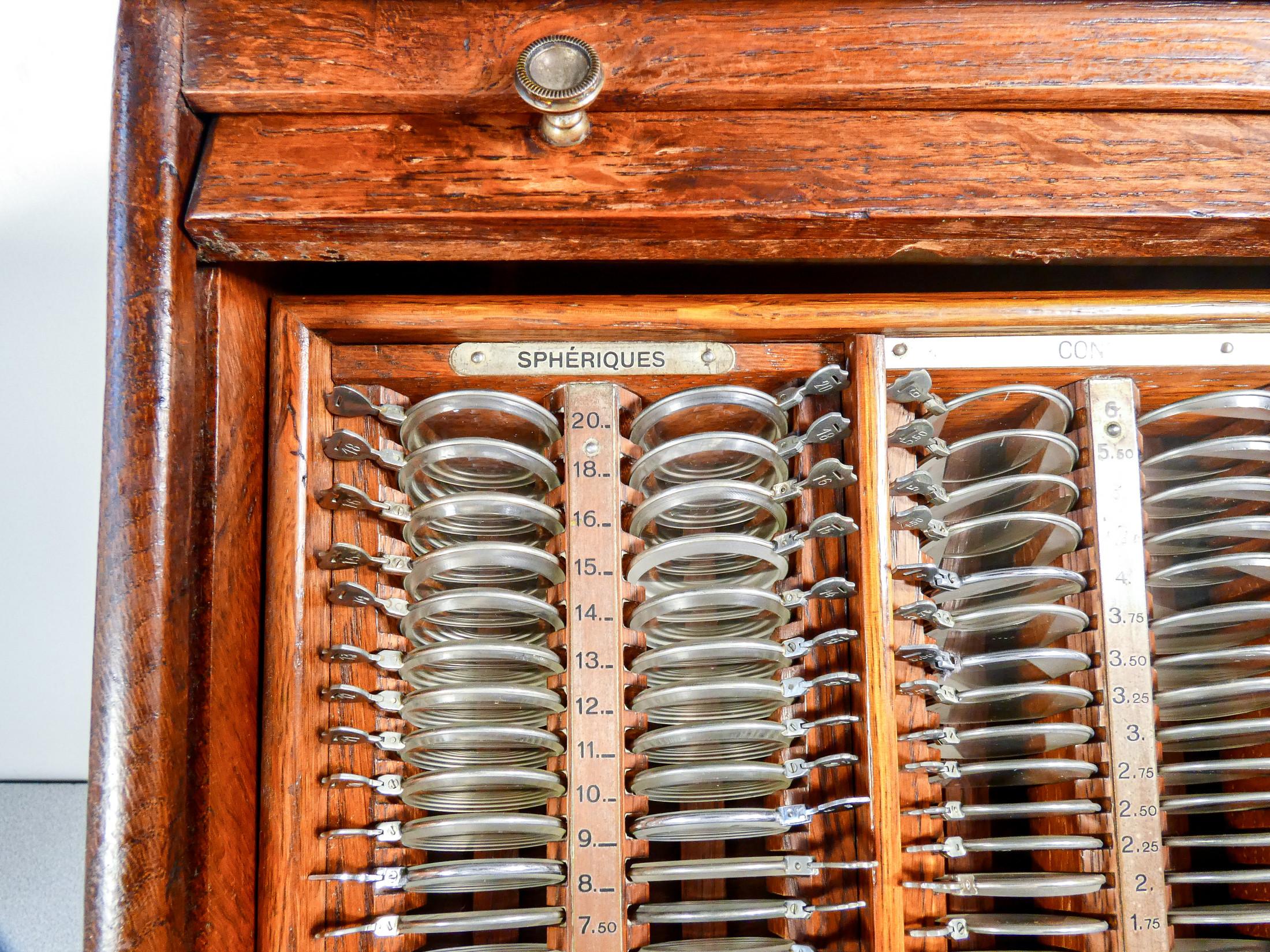 Jeu de lentilles de test vintage, coffret avec obturateur. Début du 20e siècle. en vente 6