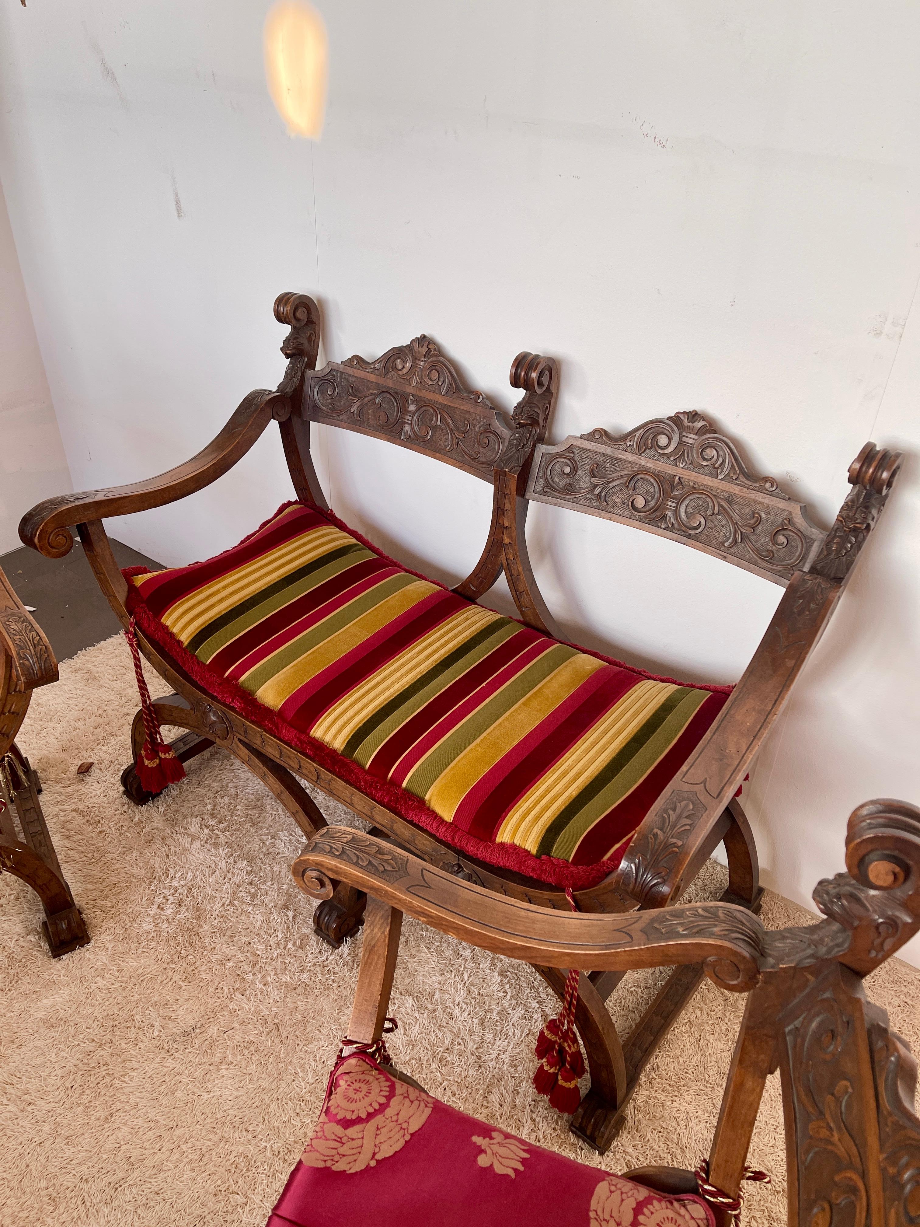 Ensemble fauteuil et canapé en bois de style Savonarola, 19e siècle, Florence en vente 2
