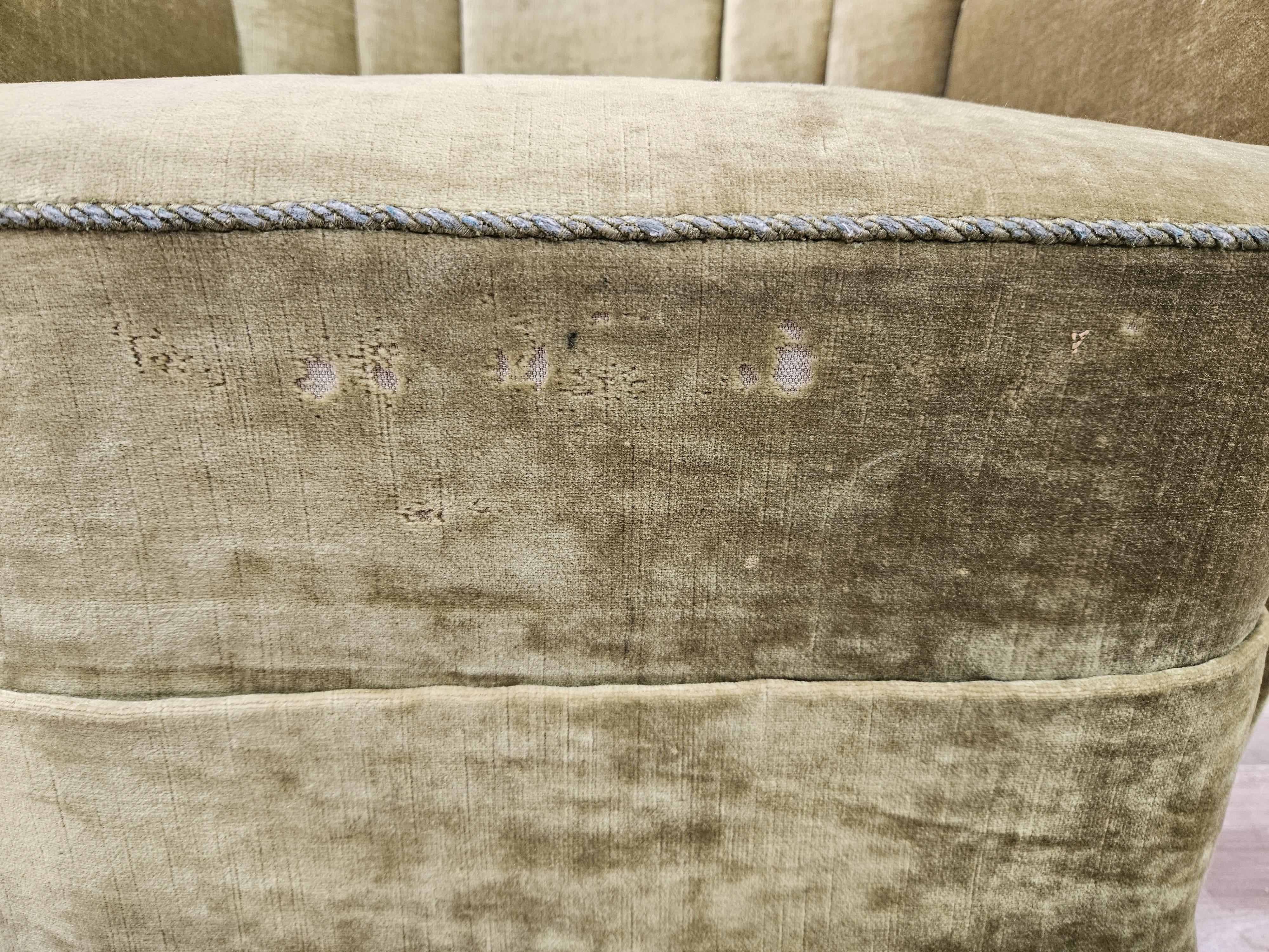 Ensemble de quatre fauteuils de cocktail des années 1950 en tissu vert avec roulettes en vente 12
