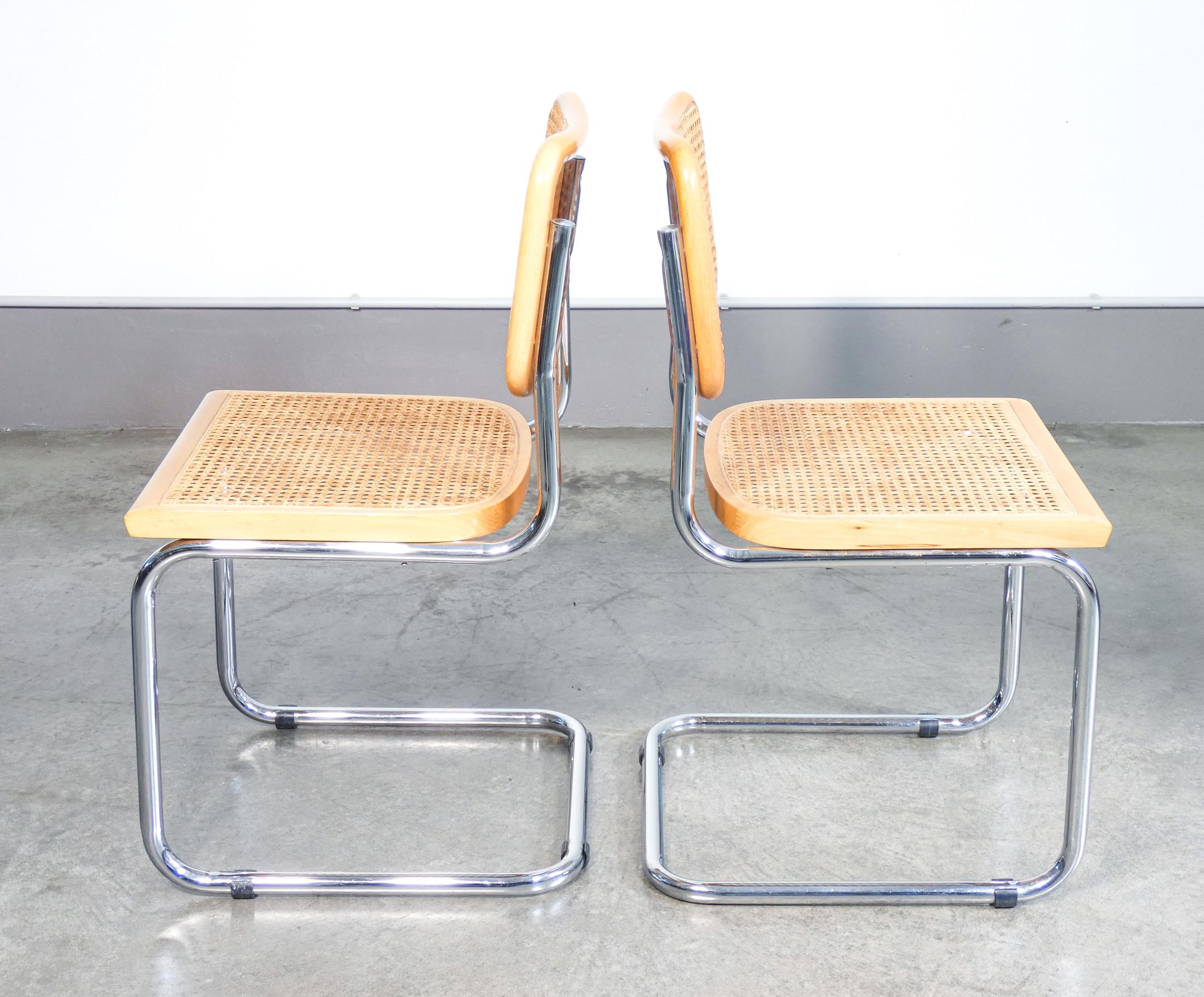 Ensemble de quatre chaises CESCA B32 design Marcel BREUER. Italie, années 70 5