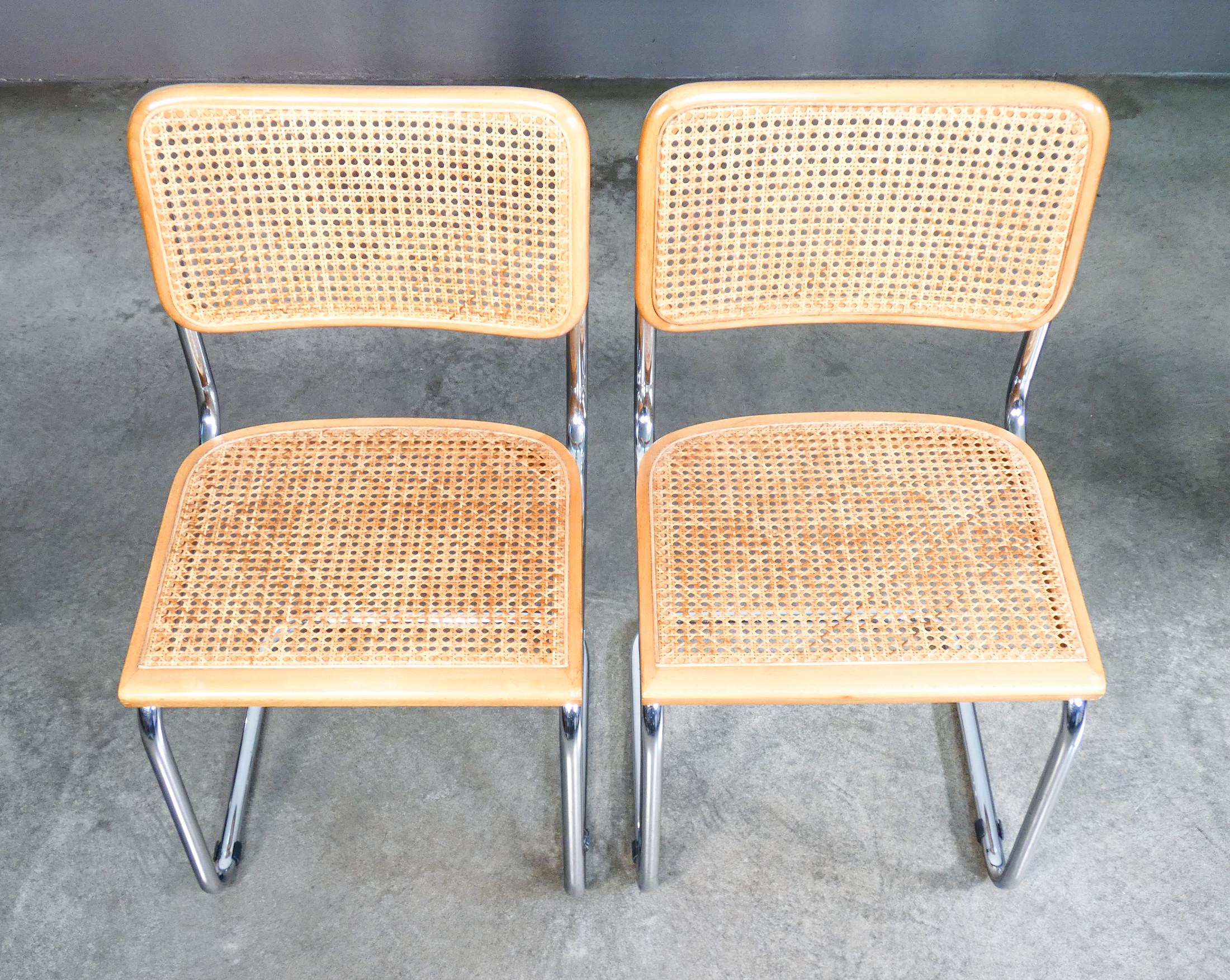 Ensemble de quatre chaises CESCA B32 design Marcel BREUER. Italie, années 70 3