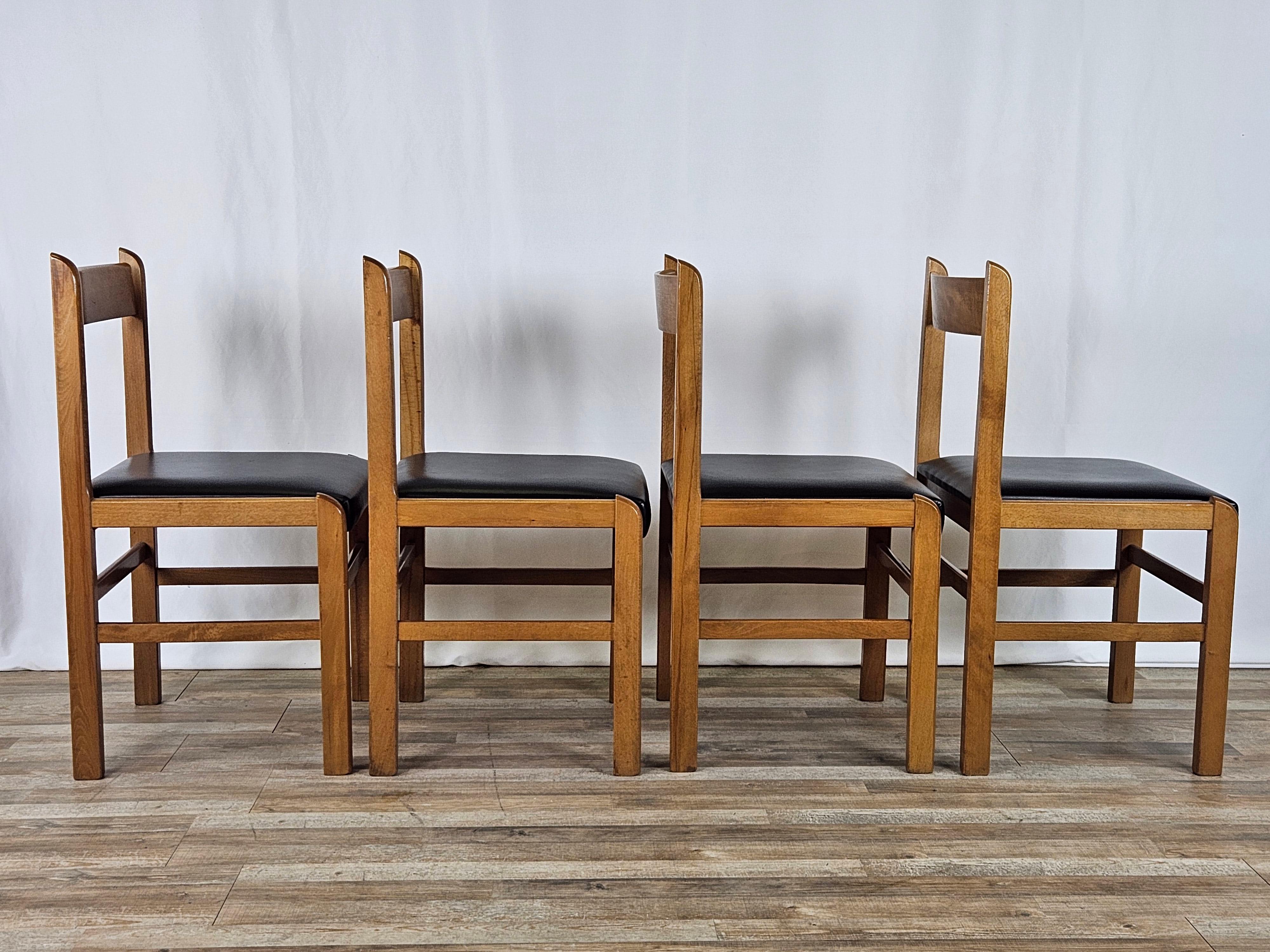 Mid-Century Modern Set of four beech and leather chairs For Sale