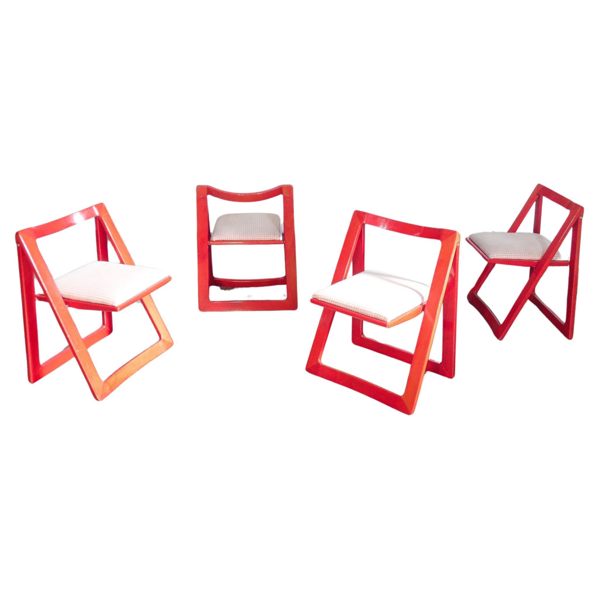 Ensemble de quatre chaises TRIESTE, design D'ANIELLO & JACOBER pour BAZZANI, rouge. '66 en vente