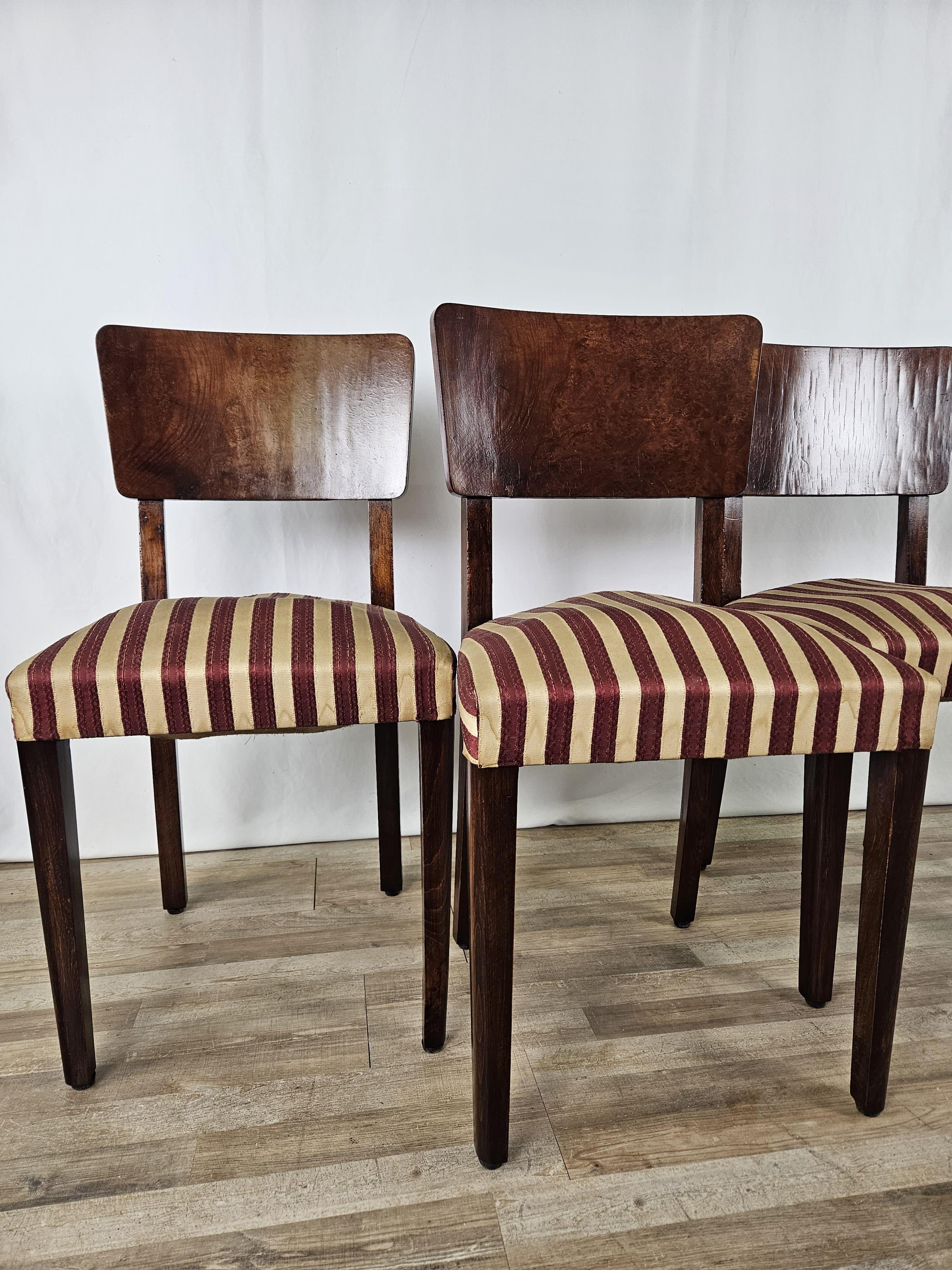 Set di sedie in radica di noce dei primi anni '40, epoca Art Decò produzione italiana.

La struttura delle sedie è stata lucidata ad olio e gommalacca, le sedute sono rivestite in tessuto original dell'epoca pertanto andrebbe sostituita la stoffa o
