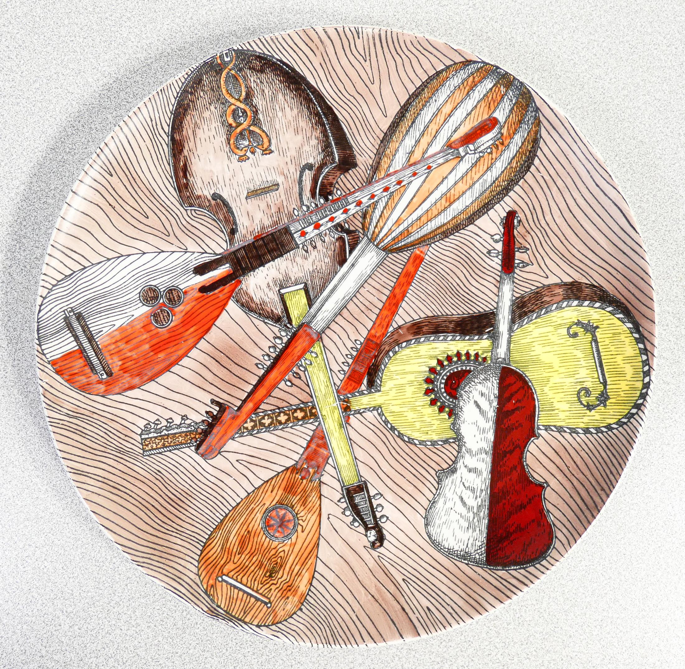 Italian Set di sei piatti, design Piero FORNASETTI série Strumenti Musicali. Anni 50 en vente