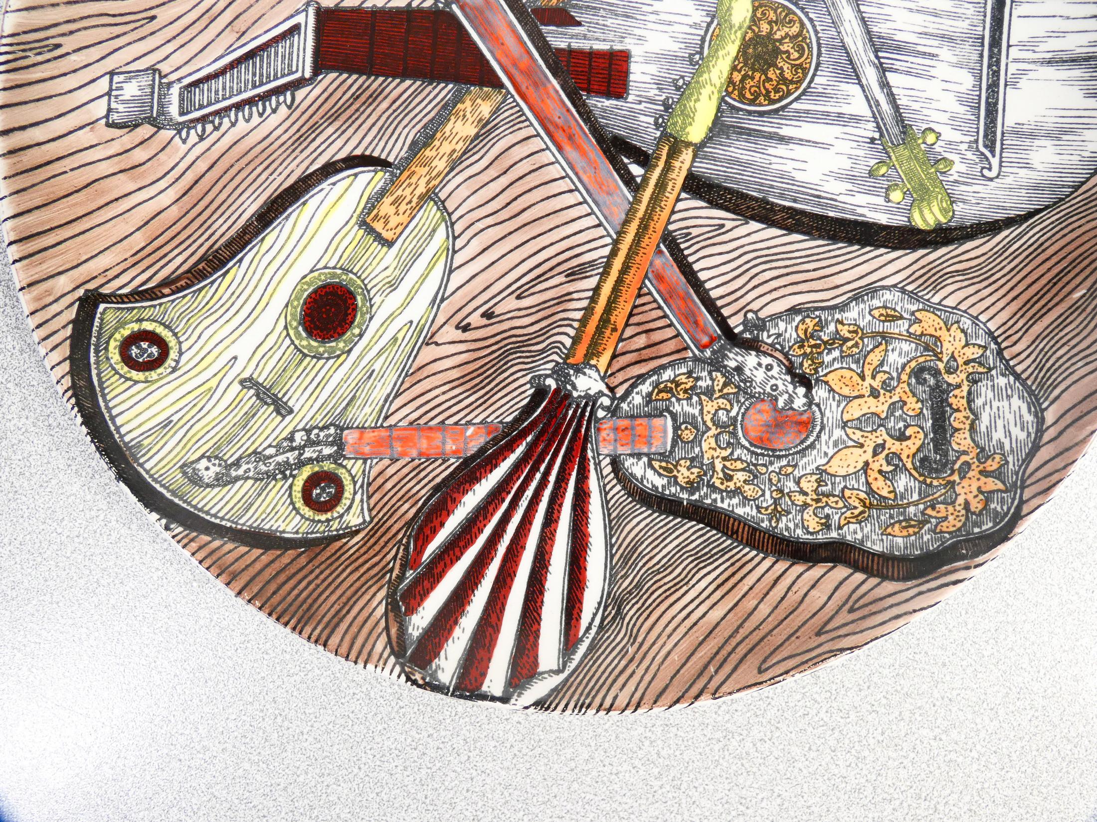 Porcelaine Set di sei piatti, design Piero FORNASETTI série Strumenti Musicali. Anni 50 en vente