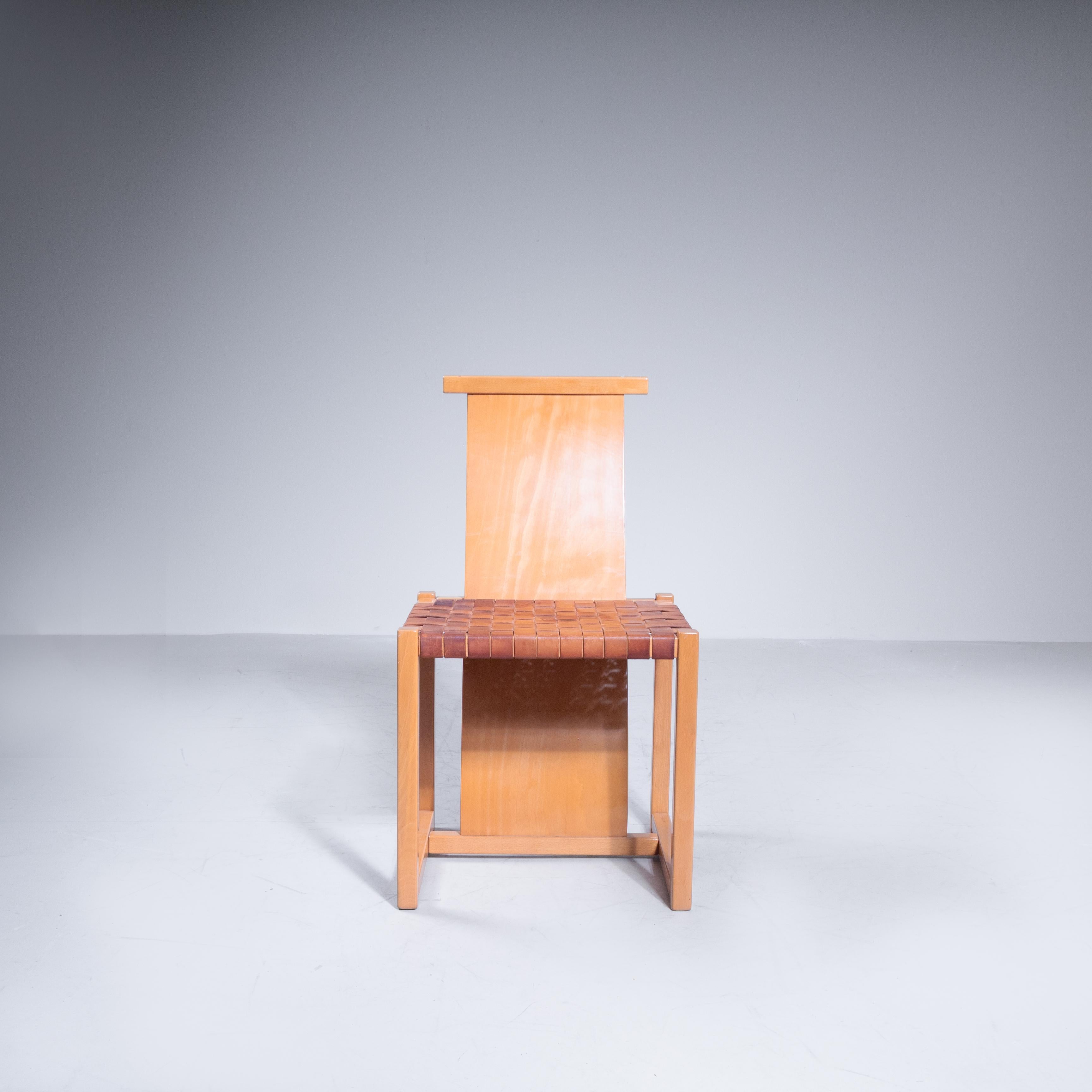 Set di sei sedie da pranzo in legno e cuoio, 1970 in vendita 8