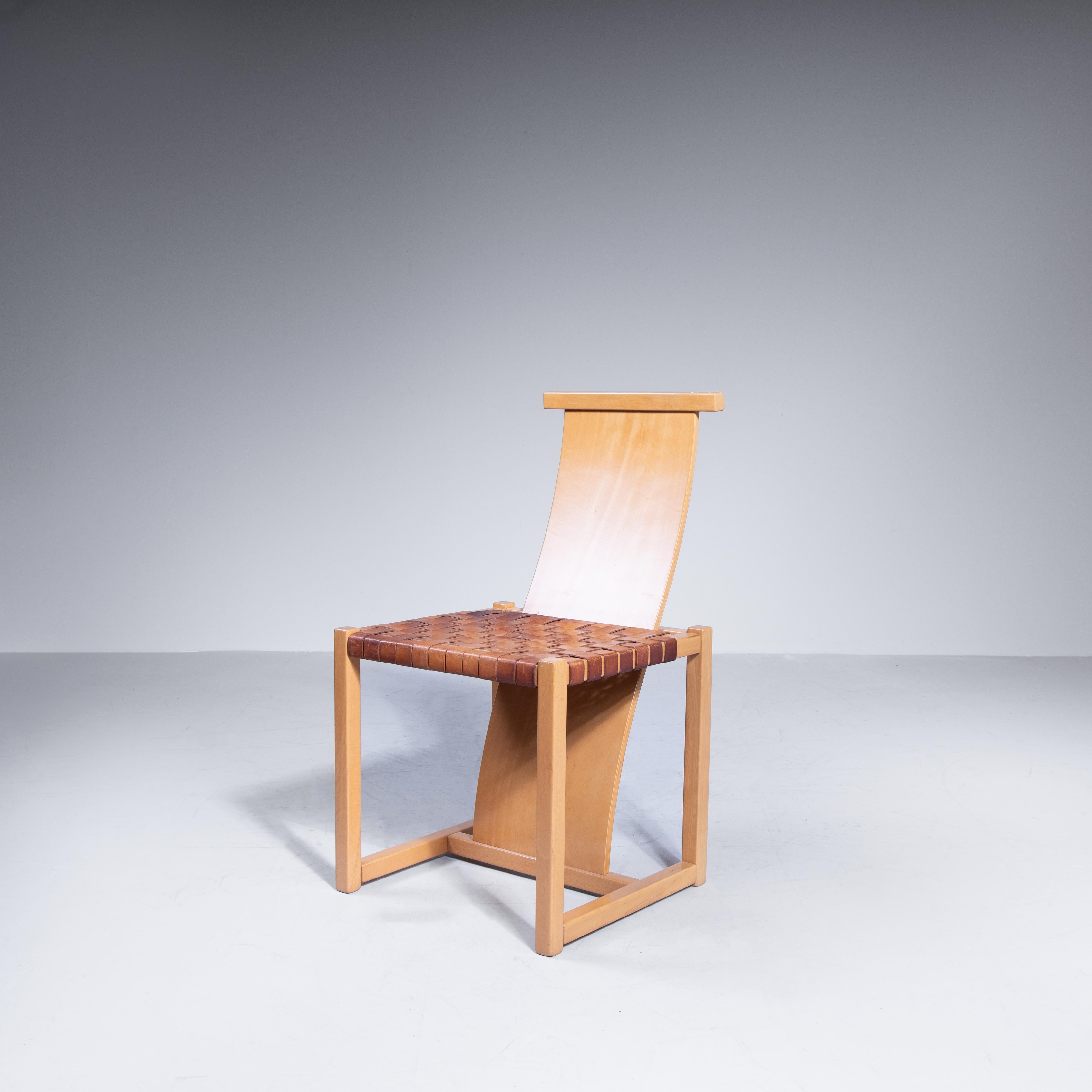 Italian Set di sei sedie da pranzo in legno e cuoio, 1970 in vendita