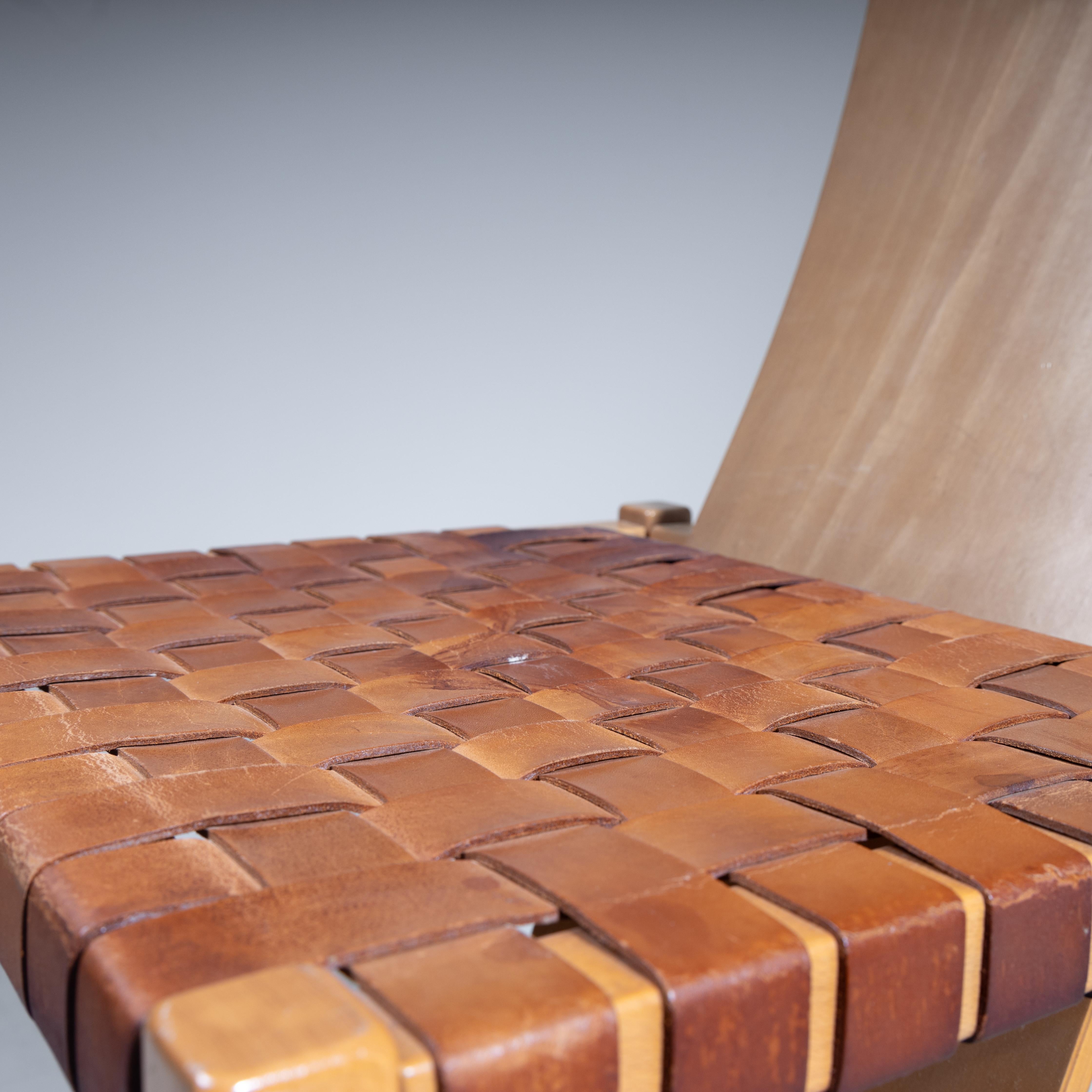Pelle Set di sei sedie da pranzo in legno e cuoio, 1970 in vendita
