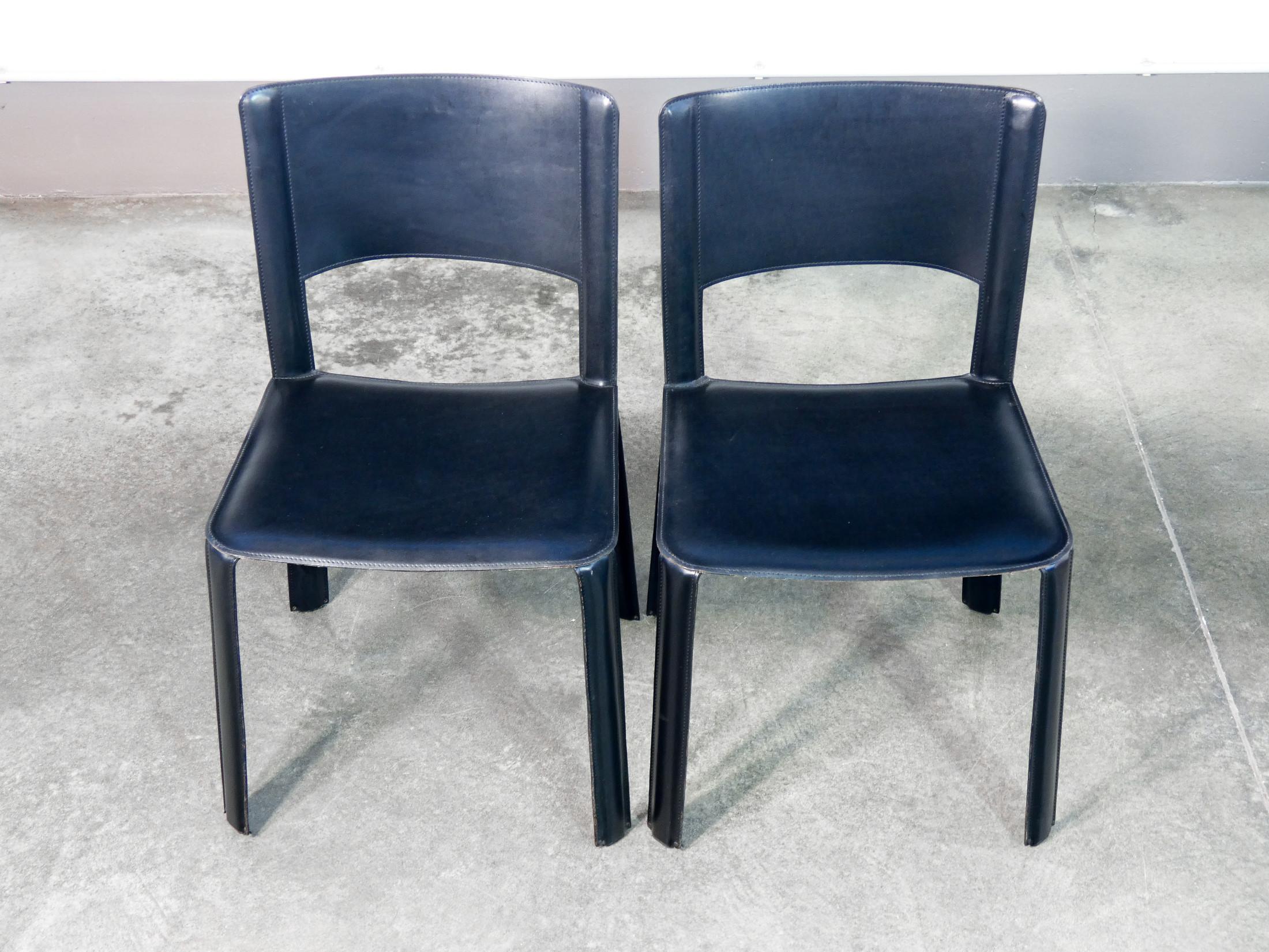 Set di sei sedie, design di Willy RIZZO per CIDUE, in pelle nera. Italia, 1970s In condizioni buone in vendita a Torino, IT