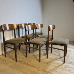 Set of Six Mid-Century Modern Chairs - 1960s