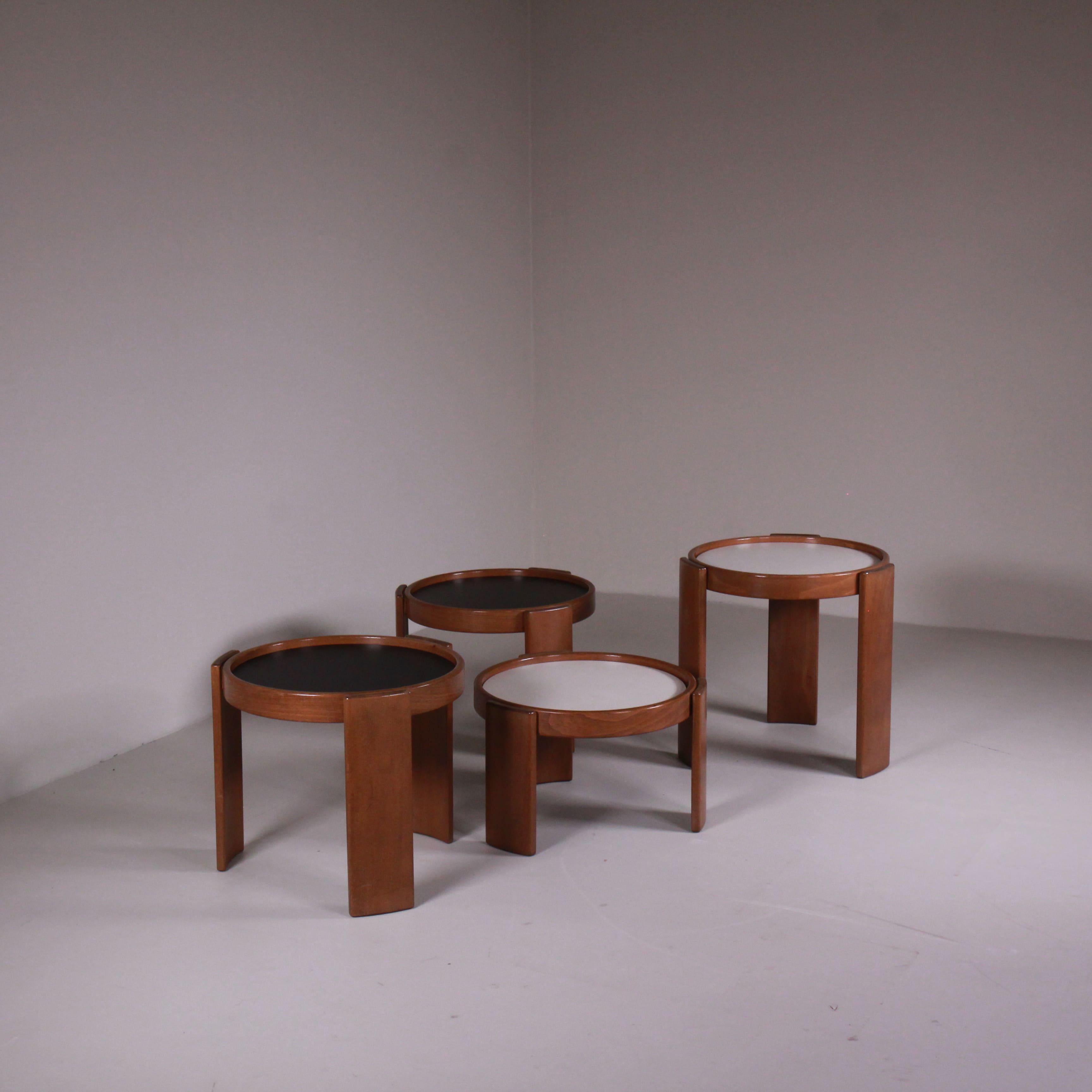 Set di tavolini 780/783, Gianfranco Frattini, Cassina 5