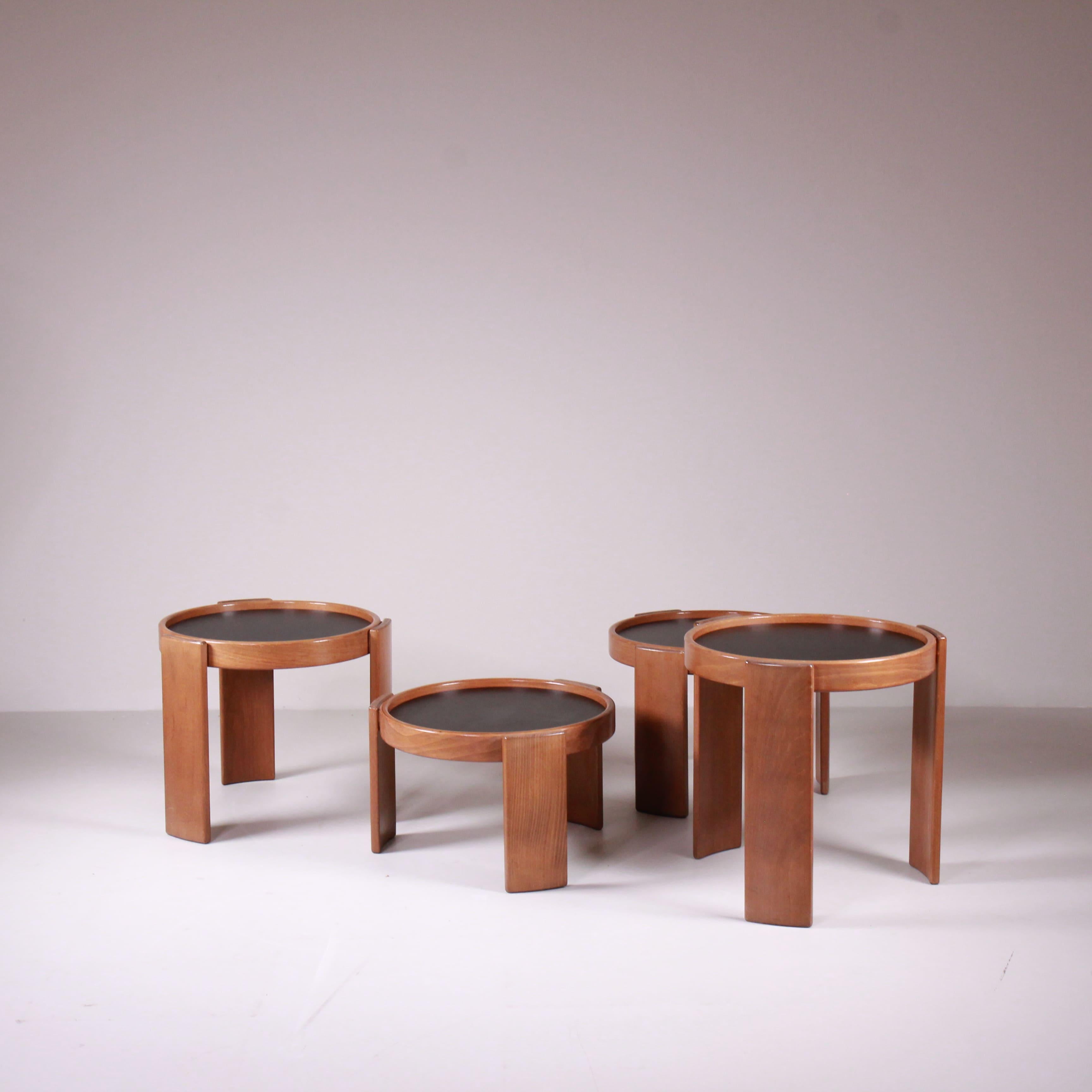Mid-Century Modern Set di tavolini 780/783, Gianfranco Frattini, Cassina