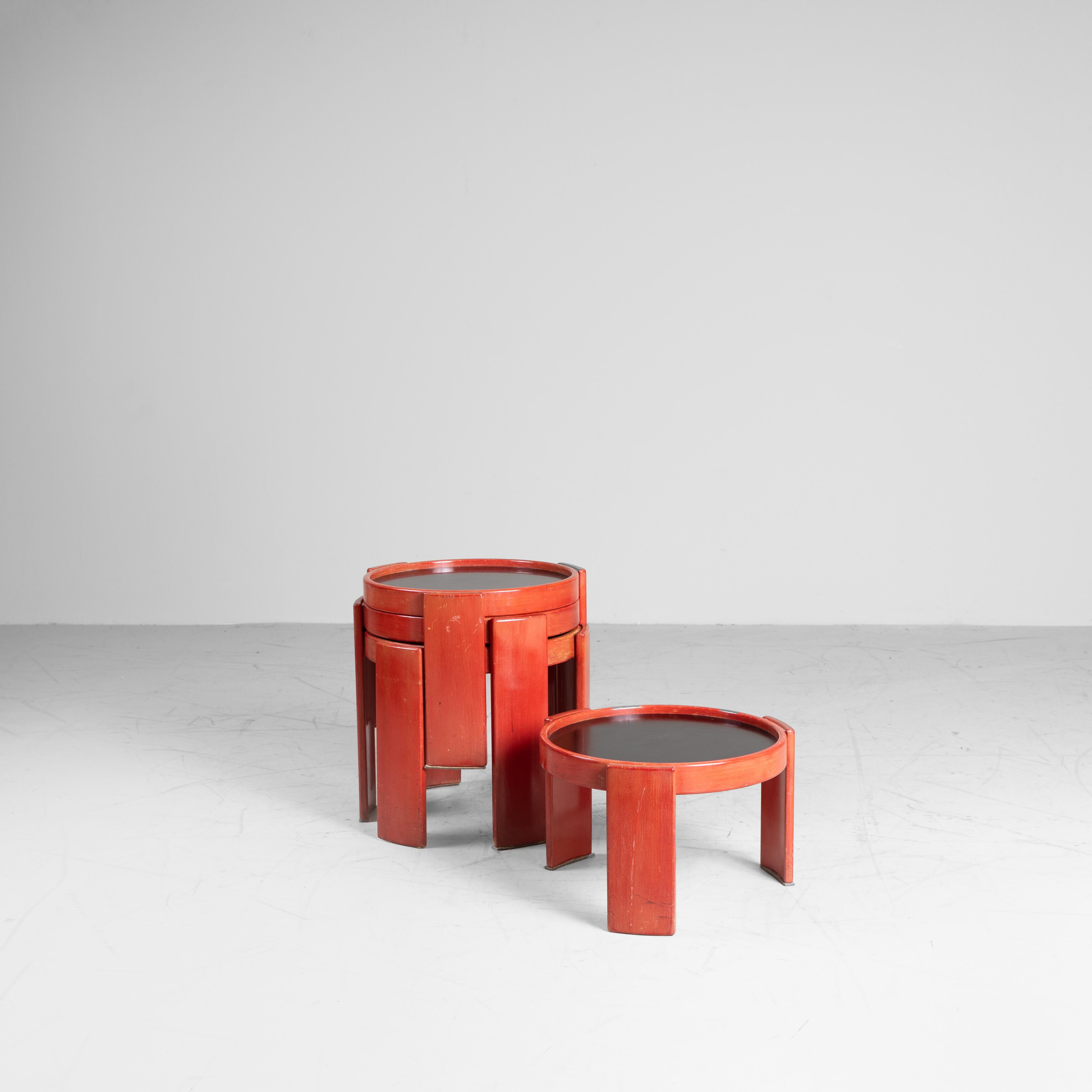 Milieu du XXe siècle Set di tavolini 780/783 de Gianfranco Frattini, Cassina en vente