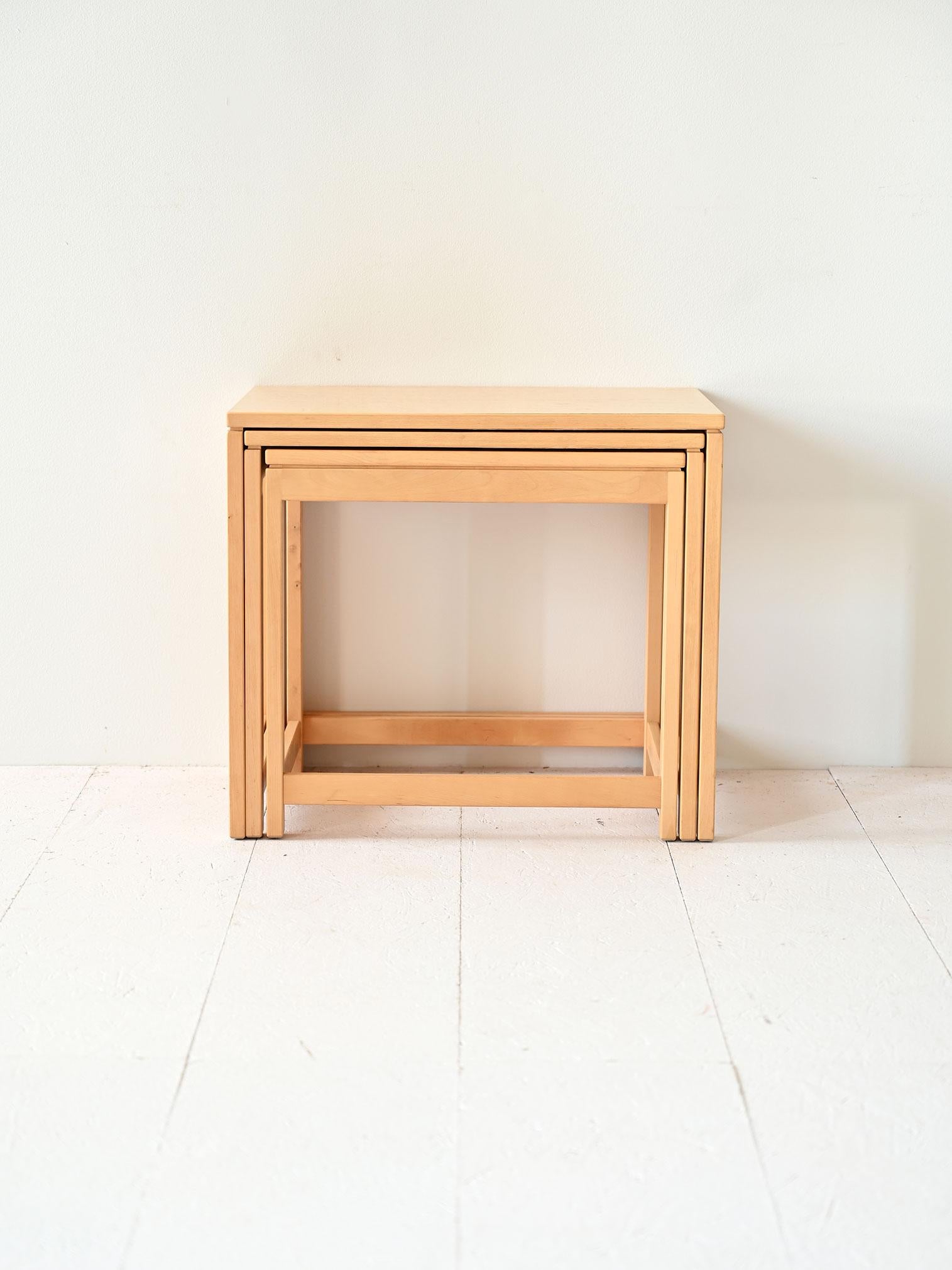 Scandinavian nesting table set In Good Condition For Sale In Brescia, IT