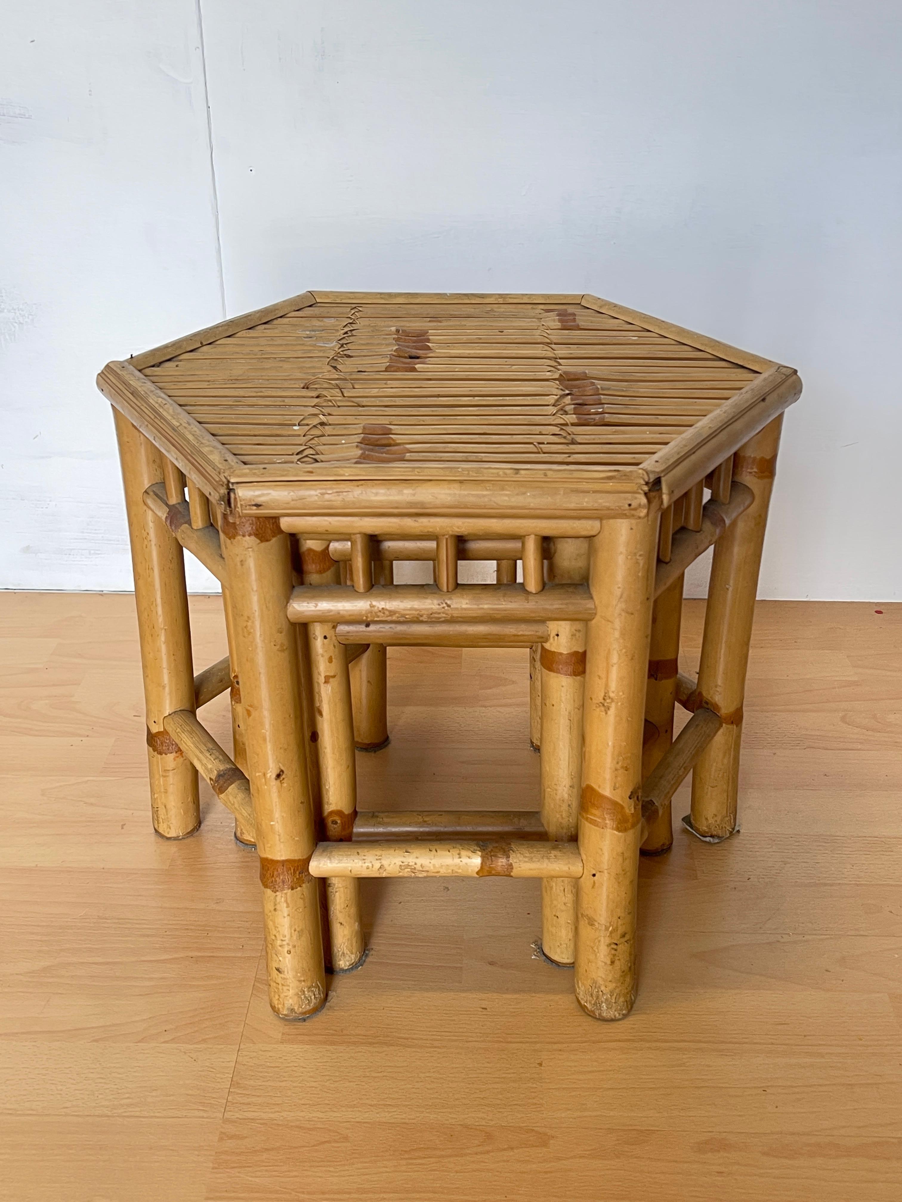 Set de tables d'appoint en bambou exotique - Natural Elegance Bon état - En vente à Cantù, IT
