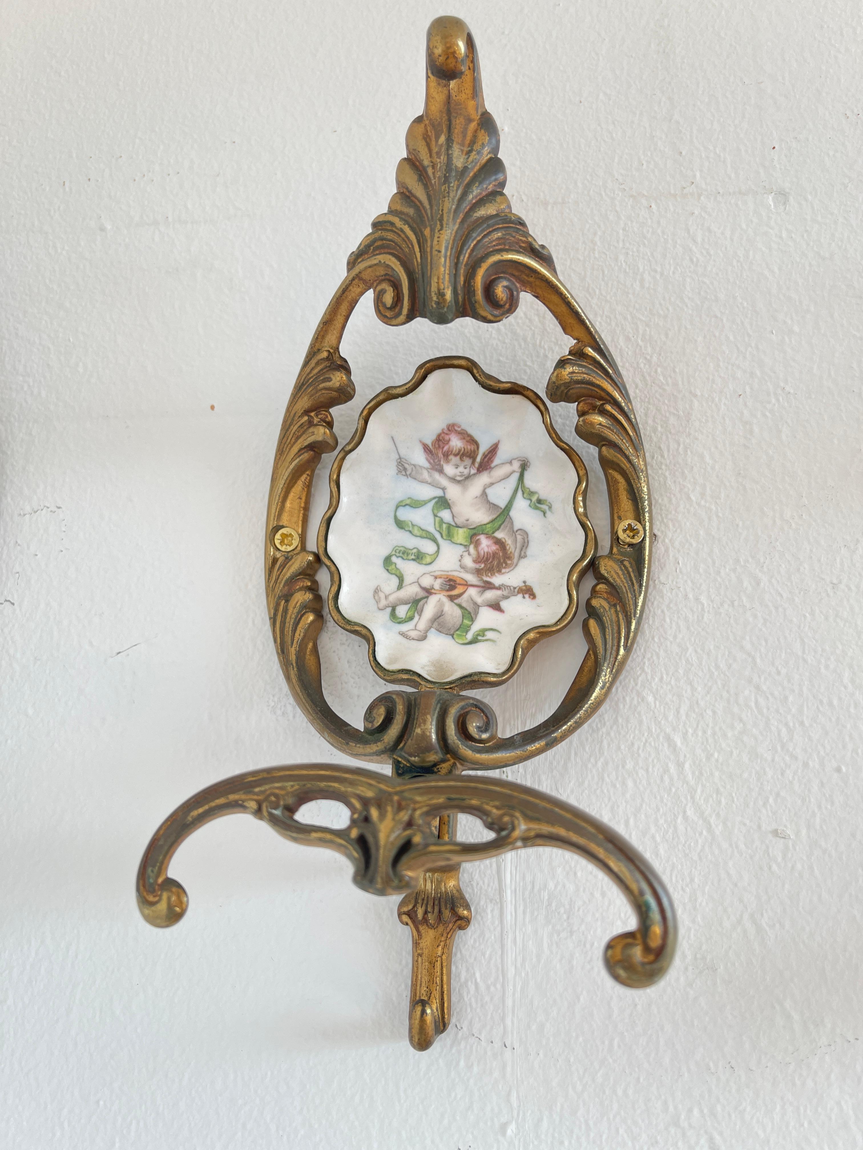Italian Set di tre appendiabiti in ottone in stile parigino del 1960 in vendita