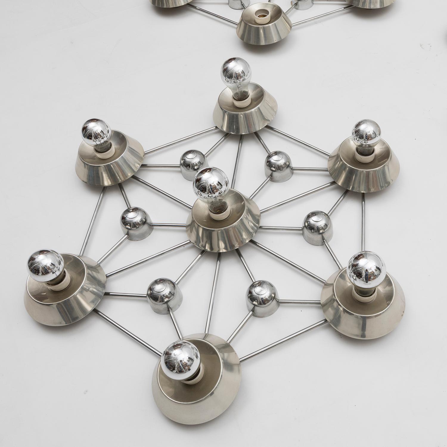 Italian tre plafoniere o applique cromate space age attribuite a Stilux, années 60 en vente