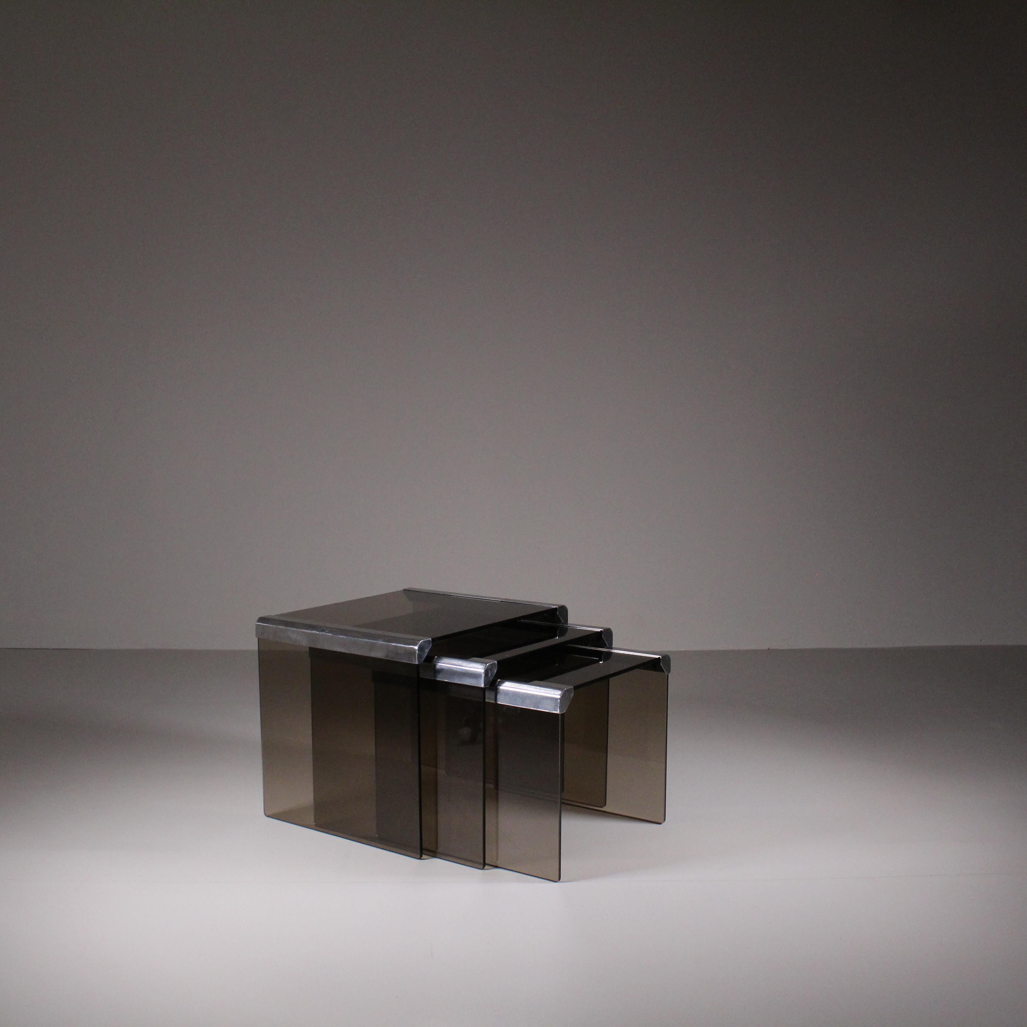 Mid-Century Modern Set of three nesting tables, Gallotti Radice For Sale