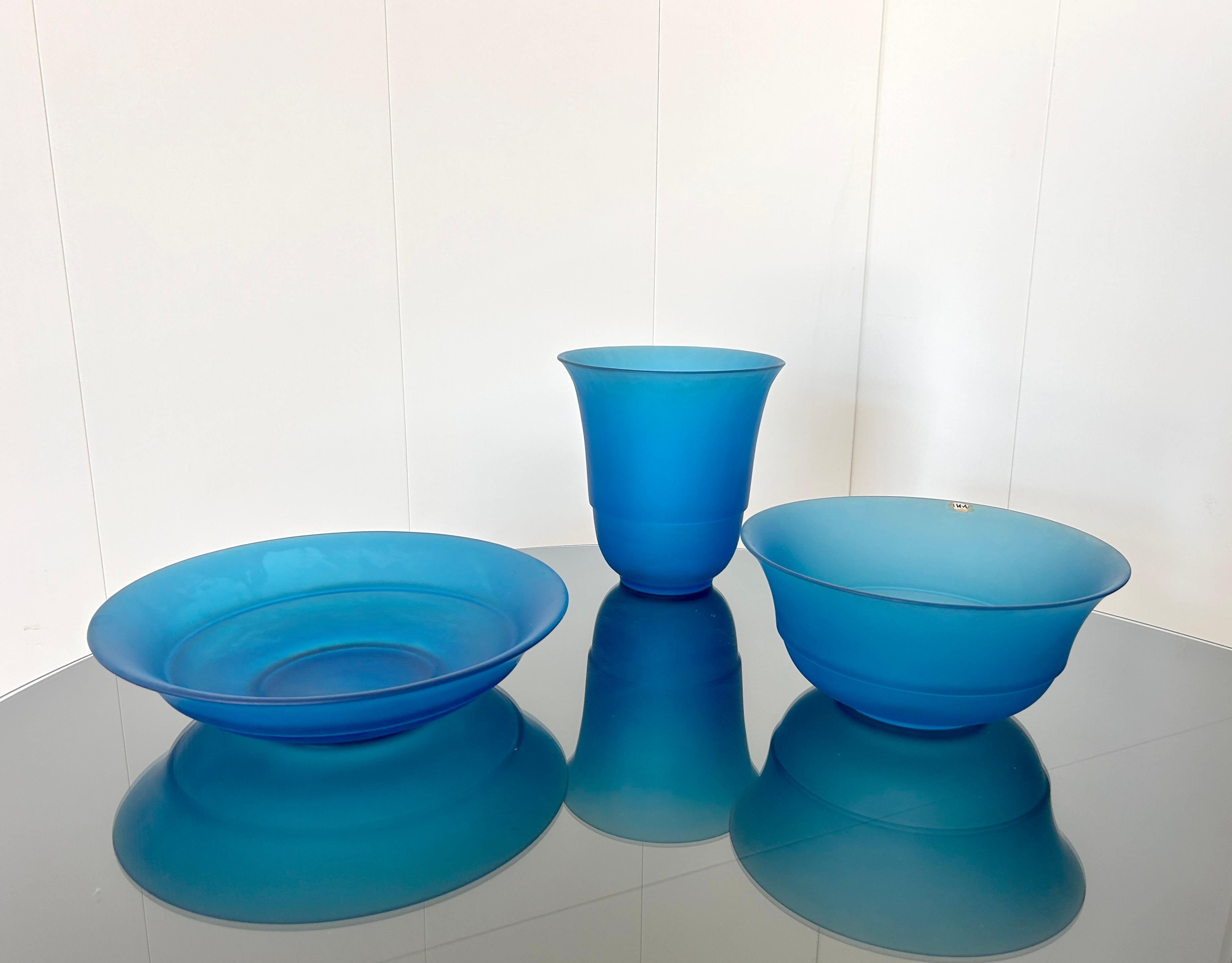Set di tre vasi in vetro blu VeArt
