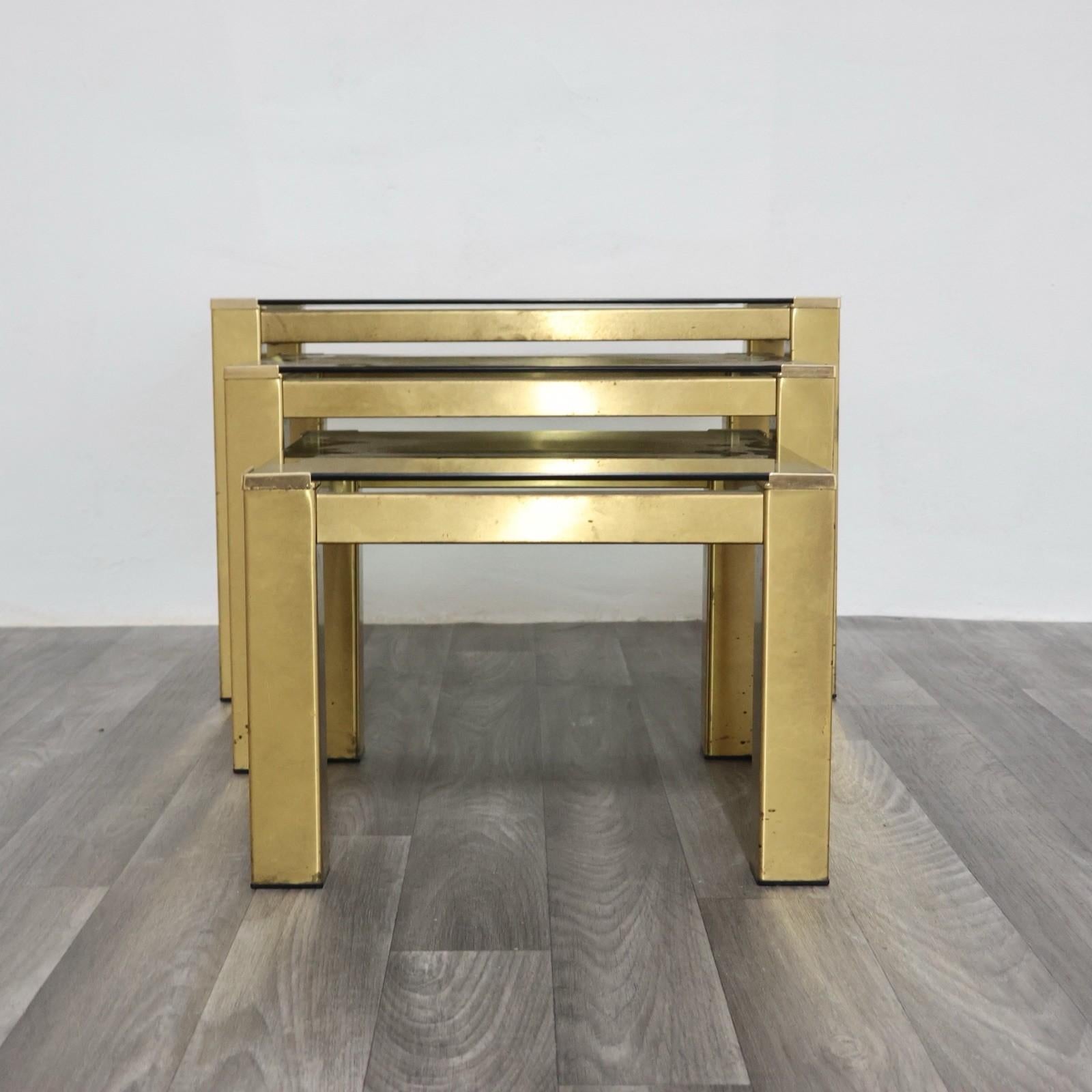 set di Tris tavolini ottone modulari Hollywood Regency 1970 Design Modernariato en vente 3