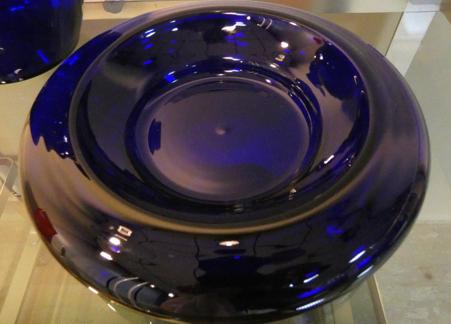 Late 20th Century Ensemble vase et cendrier bleu cobalt par Carlo Moretti, 1990 en vente