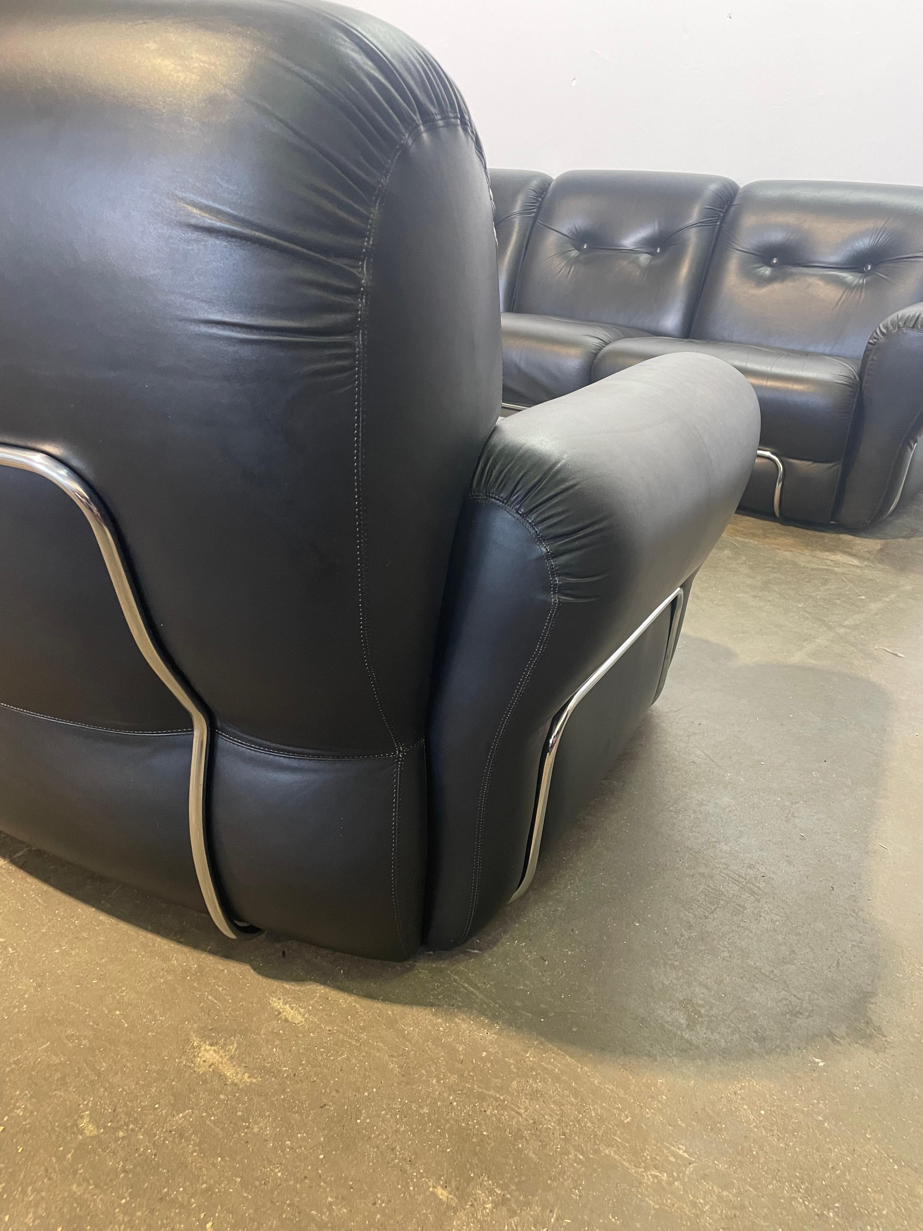 Set Divano e 2 poltrone Adriano Piazzesi in pelle nera For Sale 2