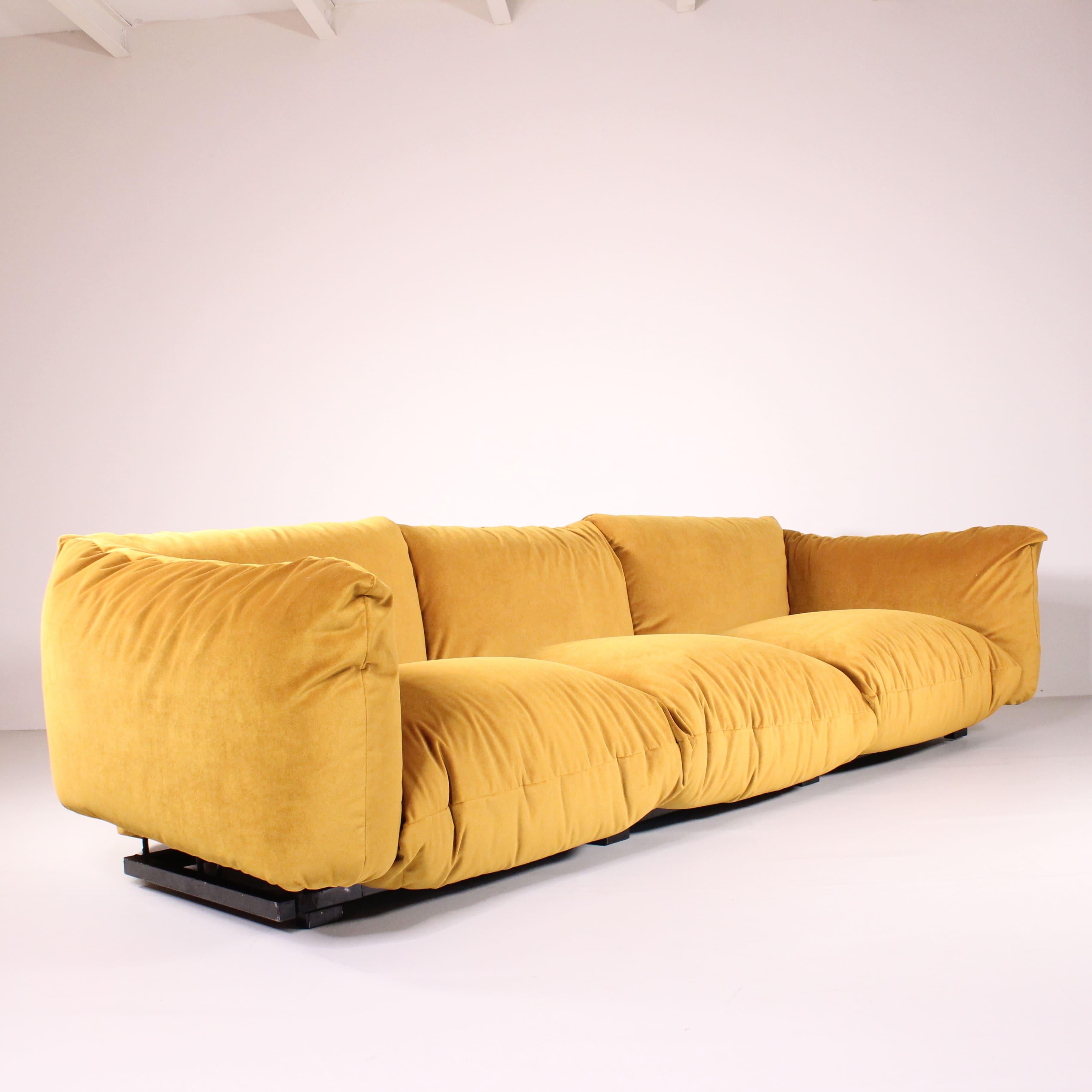 Marenco sofa and 2 armchairs set, Mario Marenco for Arflex, 1970 For Sale 3