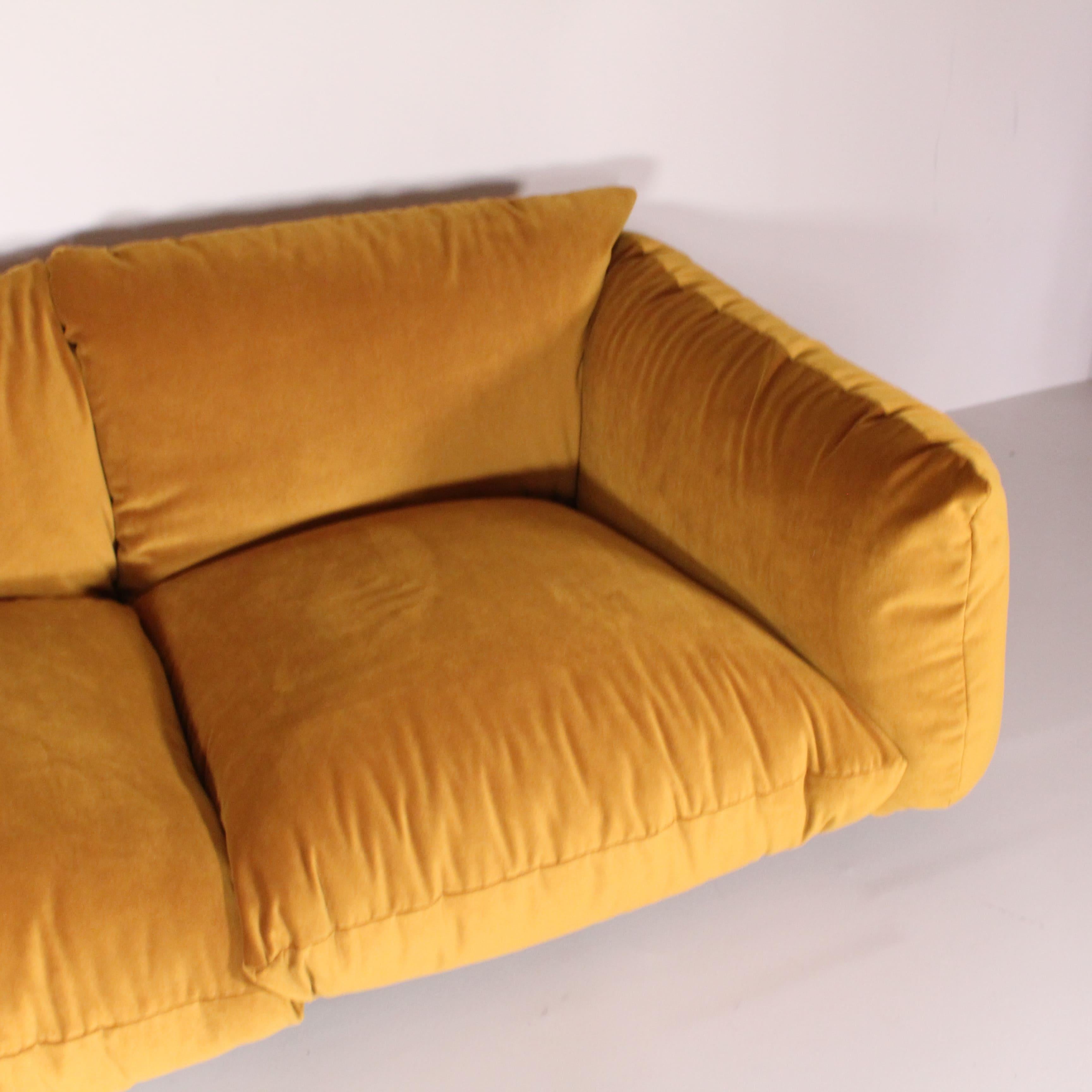 Marenco sofa and 2 armchairs set, Mario Marenco for Arflex, 1970 For Sale 9