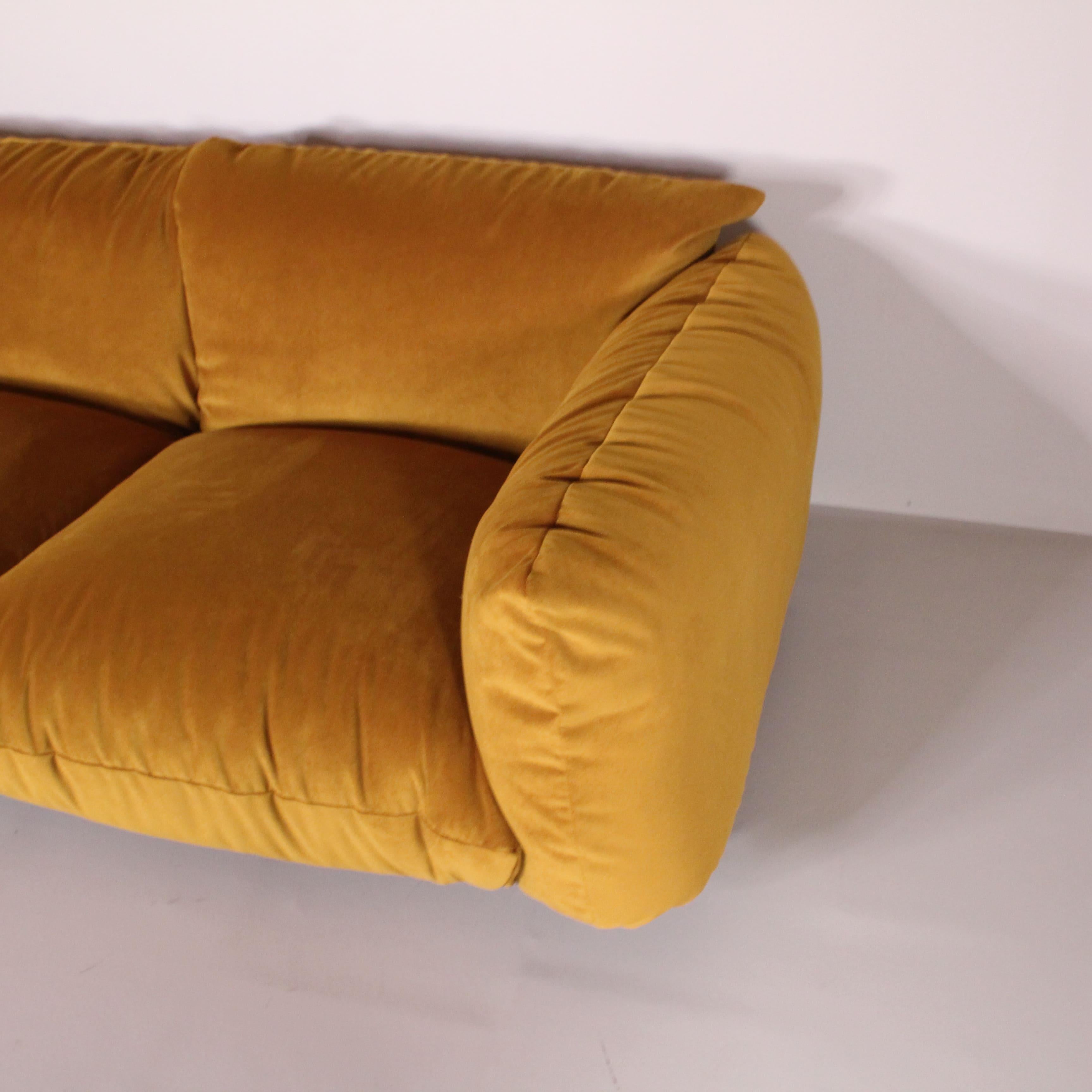 Marenco sofa and 2 armchairs set, Mario Marenco for Arflex, 1970 For Sale 12