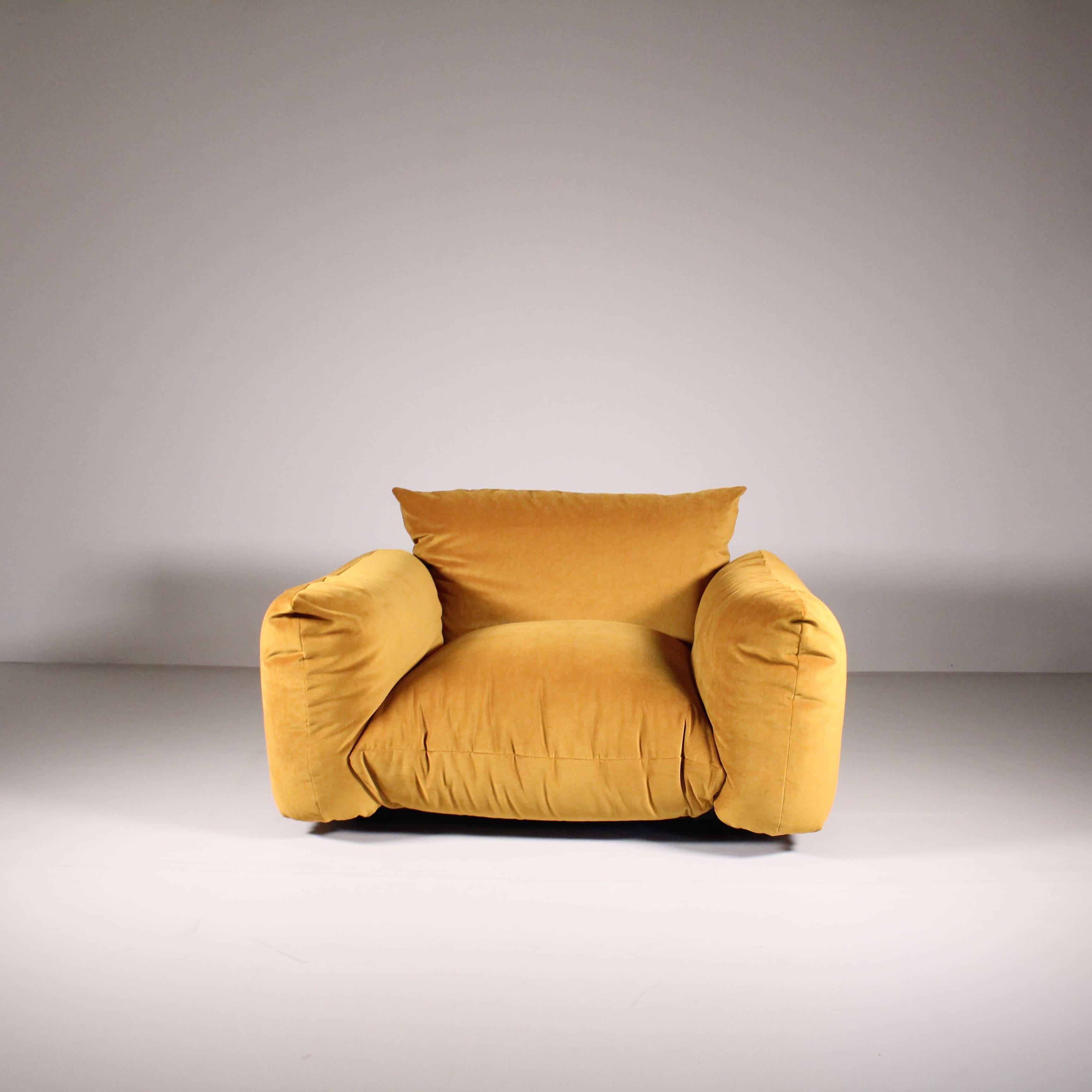 Late 20th Century Marenco sofa and 2 armchairs set, Mario Marenco for Arflex, 1970 For Sale