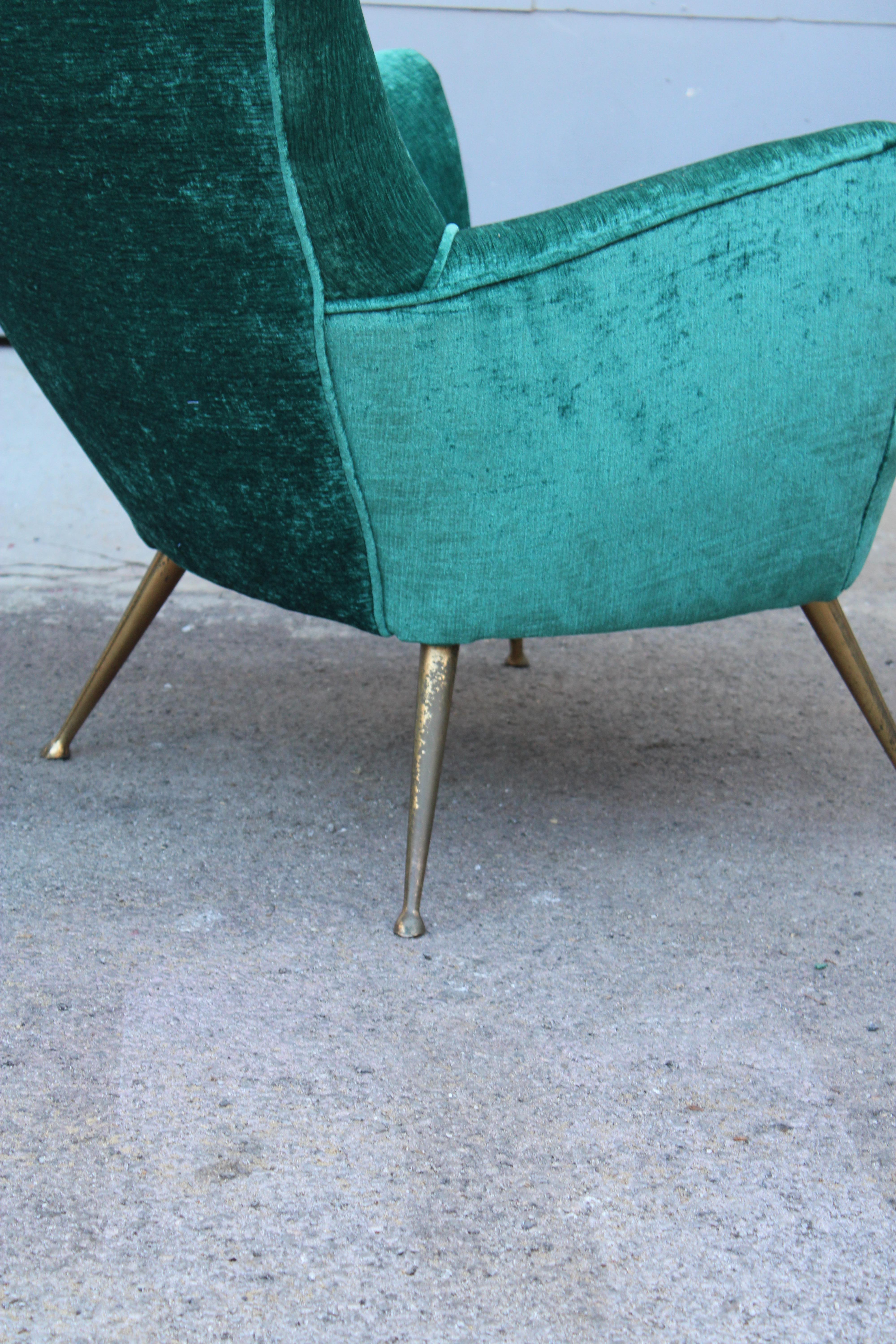 Set Divano Poltrone Italiane Mid-centruy Piedi Ottone a spillo Velluto Verde in vendita 12