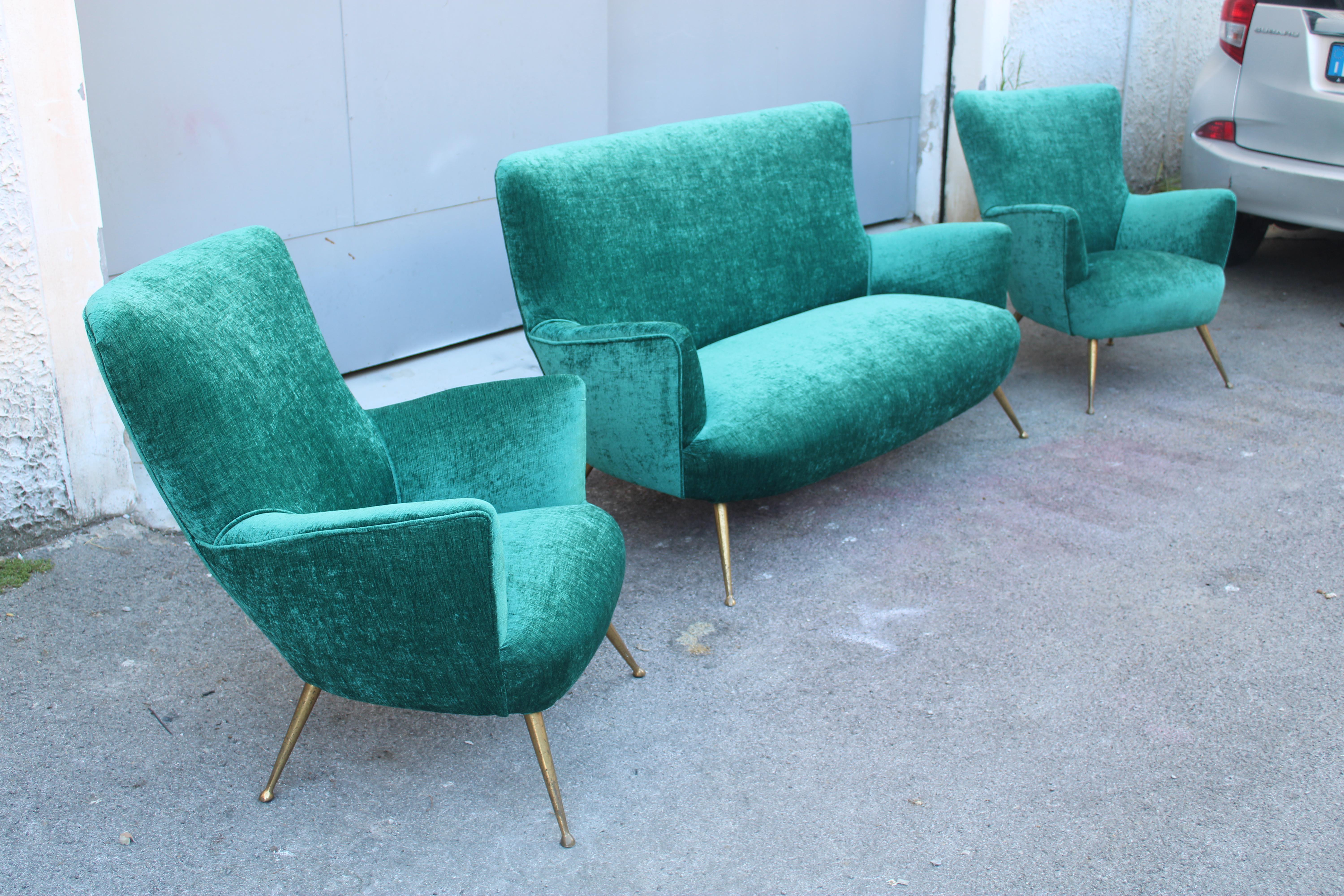 Set Divano Poltrone Italiane Mid-centruy Piedi Ottone a spillo Velluto Verde in vendita 3
