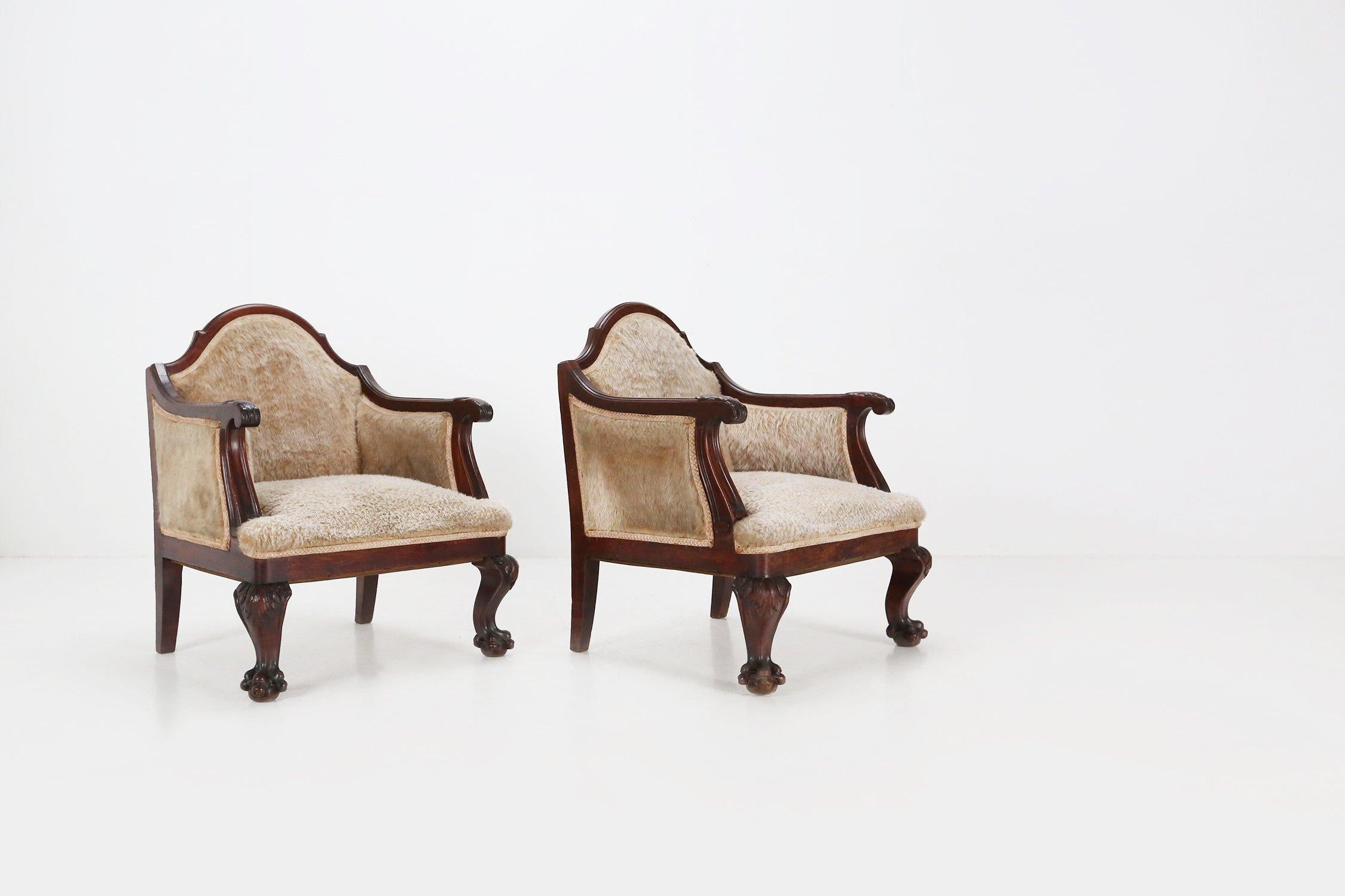 Set early Empire solid mahogany wood and sheepskin armchairs, France 1820s In Good Condition For Sale In Meulebeke, BE
