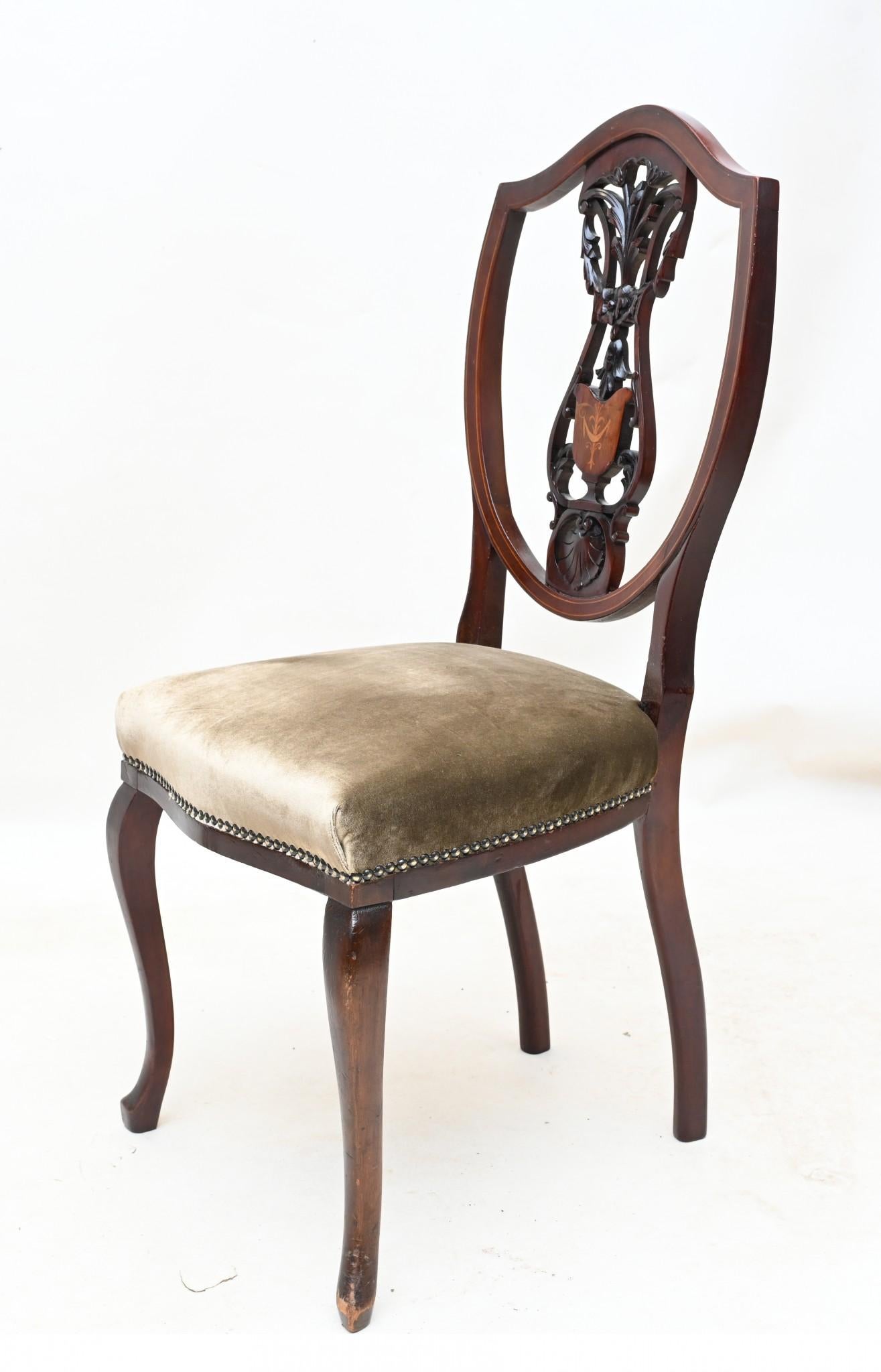 Satz edwardianischer Esszimmerstühle mit Mahagoni-Intarsien, 1900 (Frühes 20. Jahrhundert) im Angebot