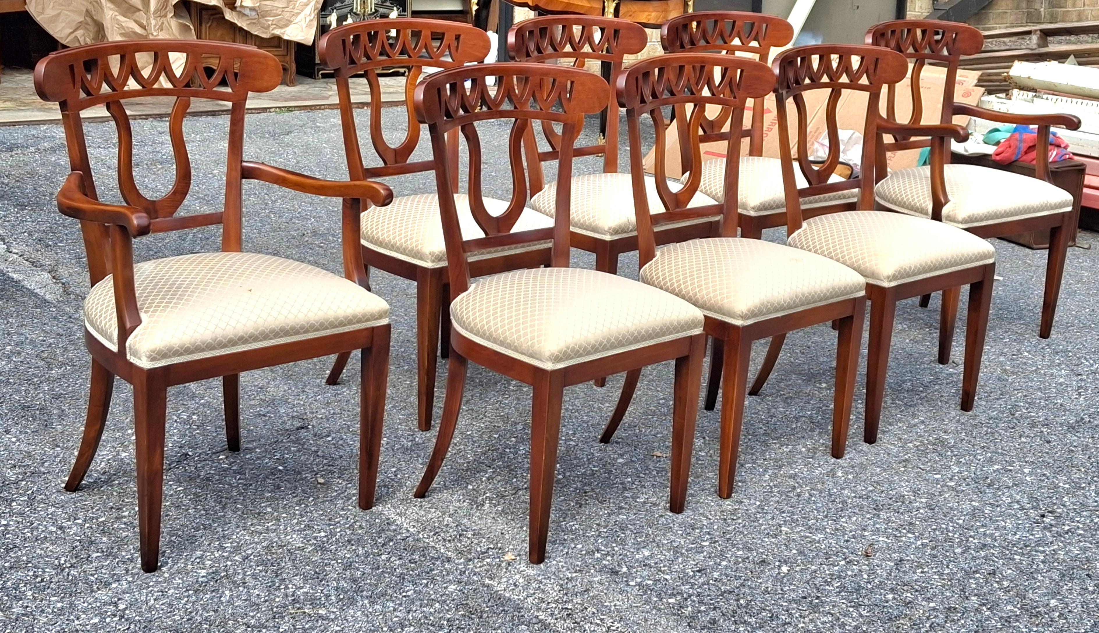 Set di otto sedie da pranzo neoclassiche in legno e imbottite di Fratelli Sanvito In condizioni ottime in vendita a Germantown, MD
