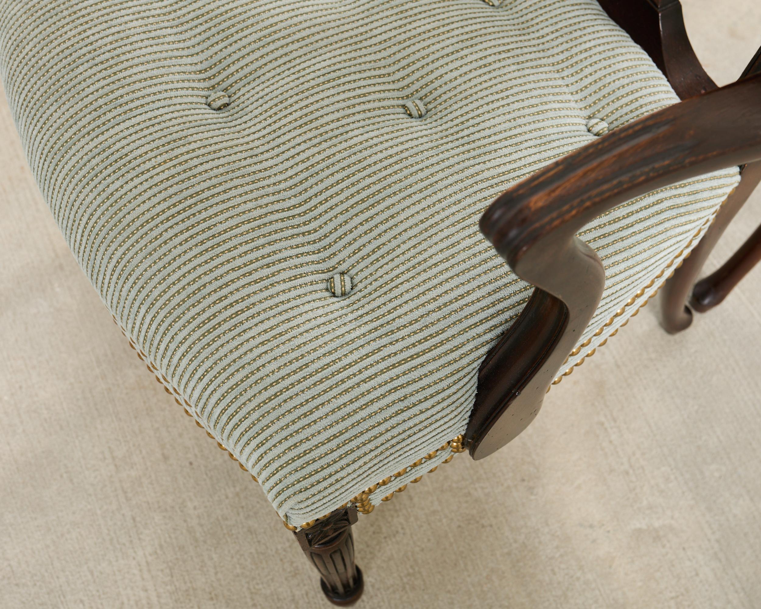 Set di otto poltrone da pranzo francesi in stile Luigi XVI in mogano in vendita 6