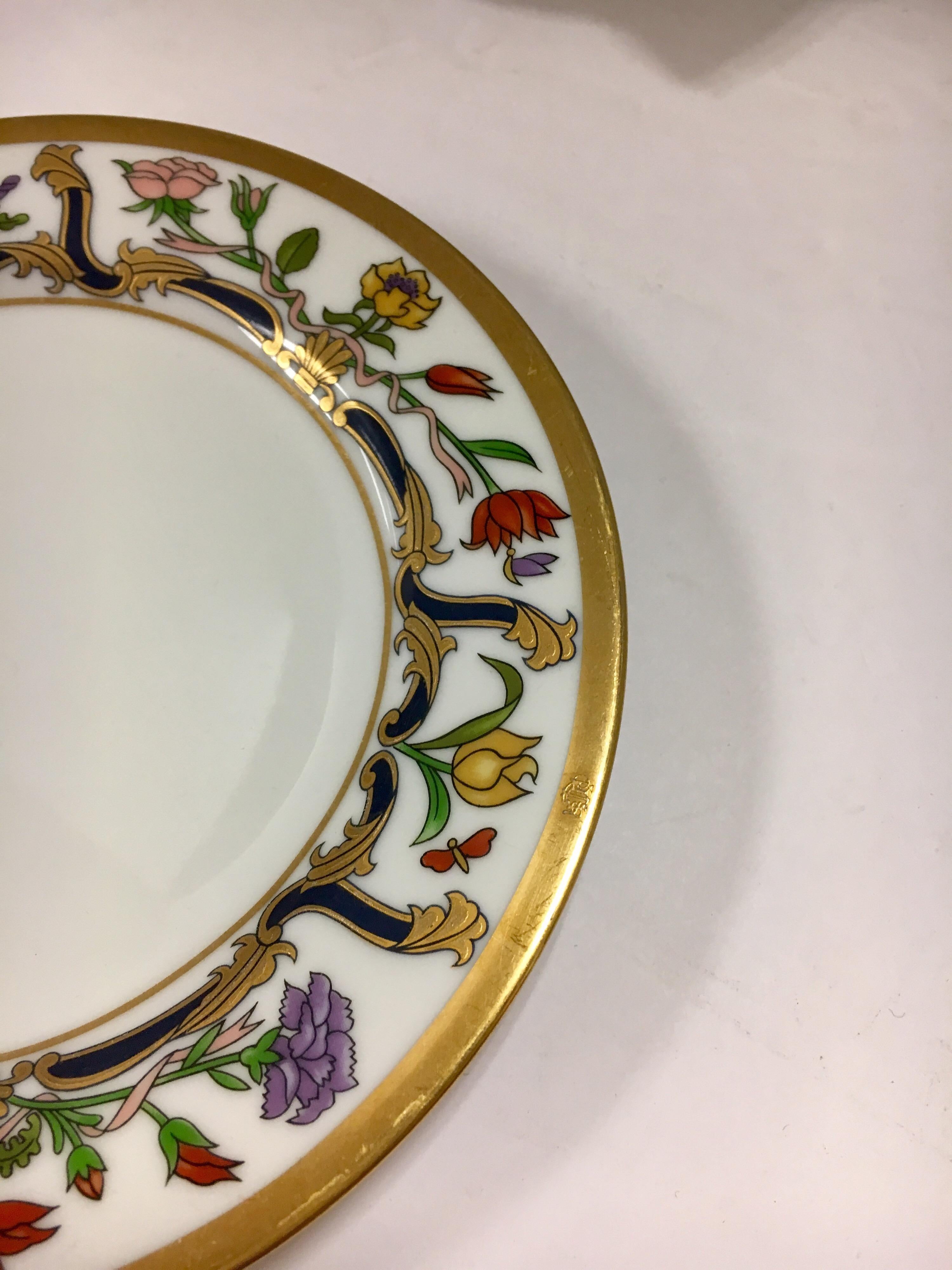 Set of Eight Christian Dior Fine Porcelain China Renaissance Bread Plates In Good Condition In West Hartford, CT