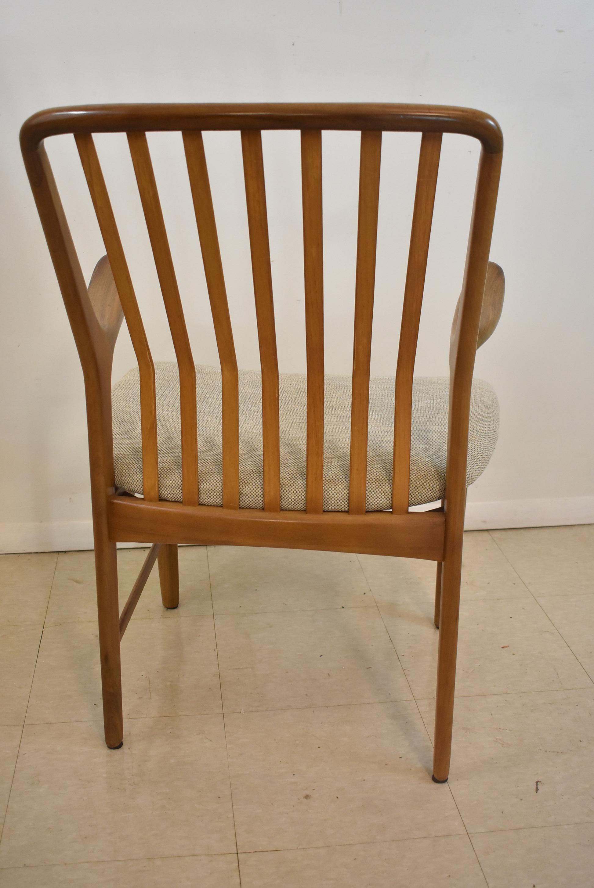 Conjunto de ocho sillas de comedor danesas de teca Svend Madsen para Moreddi Teca en venta