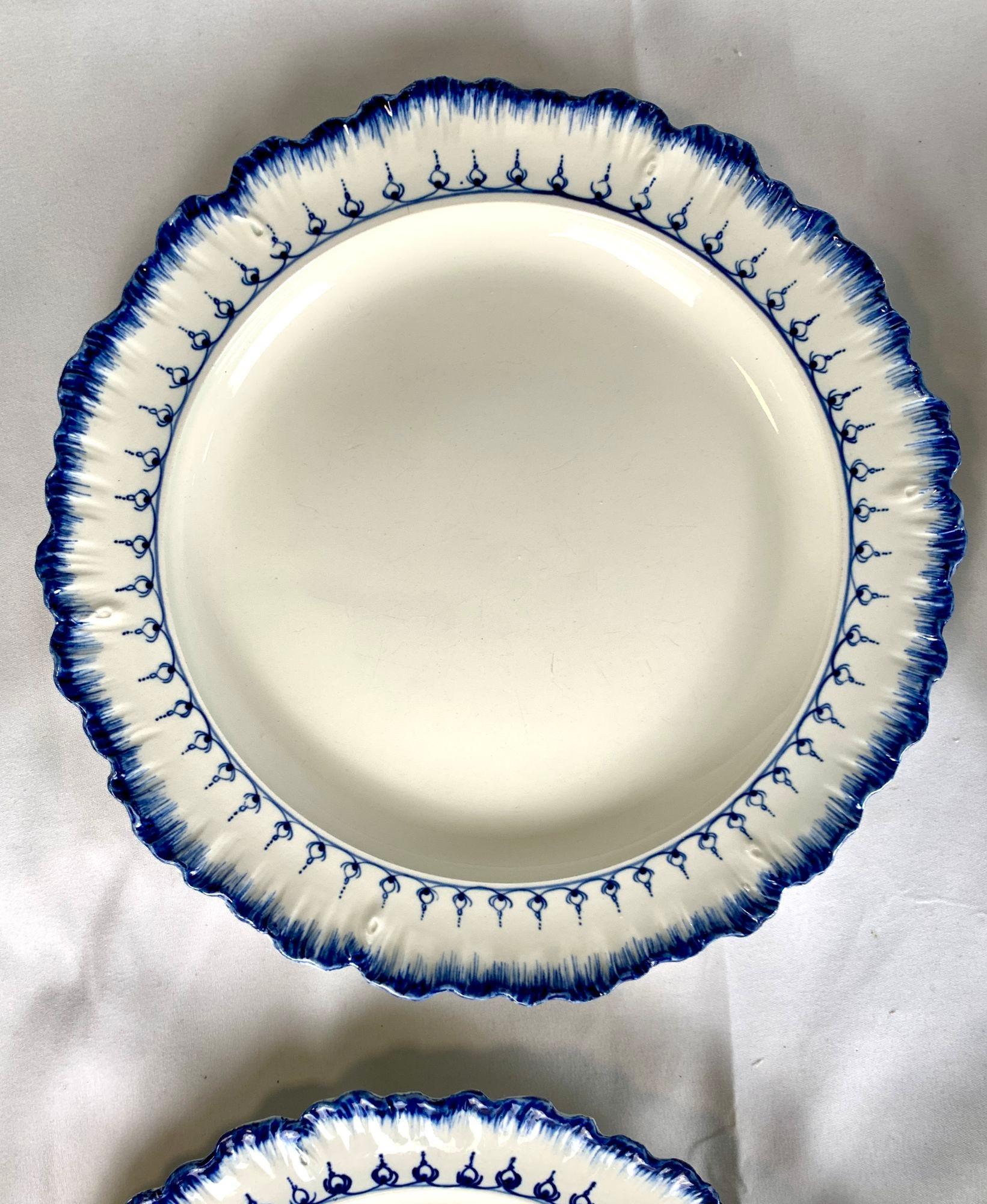 English Set Eight Wedgwood Dinner Plates Mared Pattern Made England Circa 1840 For Sale