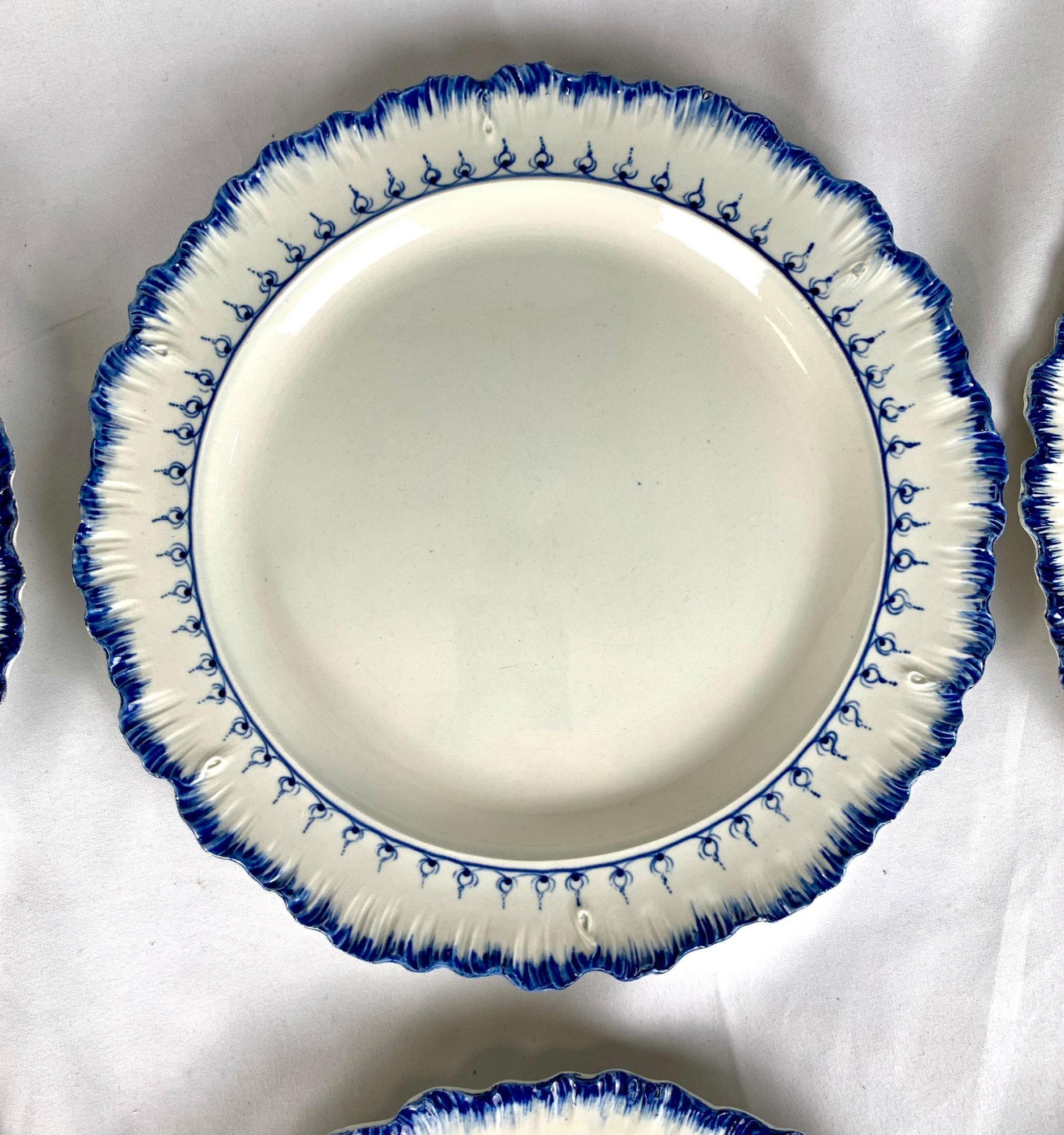 Set Eight Wedgwood Dinner Plates Mared Pattern Made England Circa 1840 In Excellent Condition For Sale In Katonah, NY