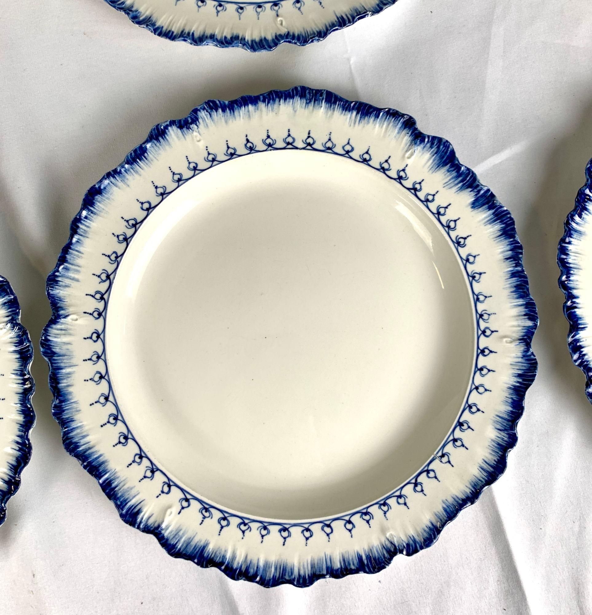 English Set Eight Wedgwood Dinner Plates Mared Pattern Made England Circa 1840 For Sale