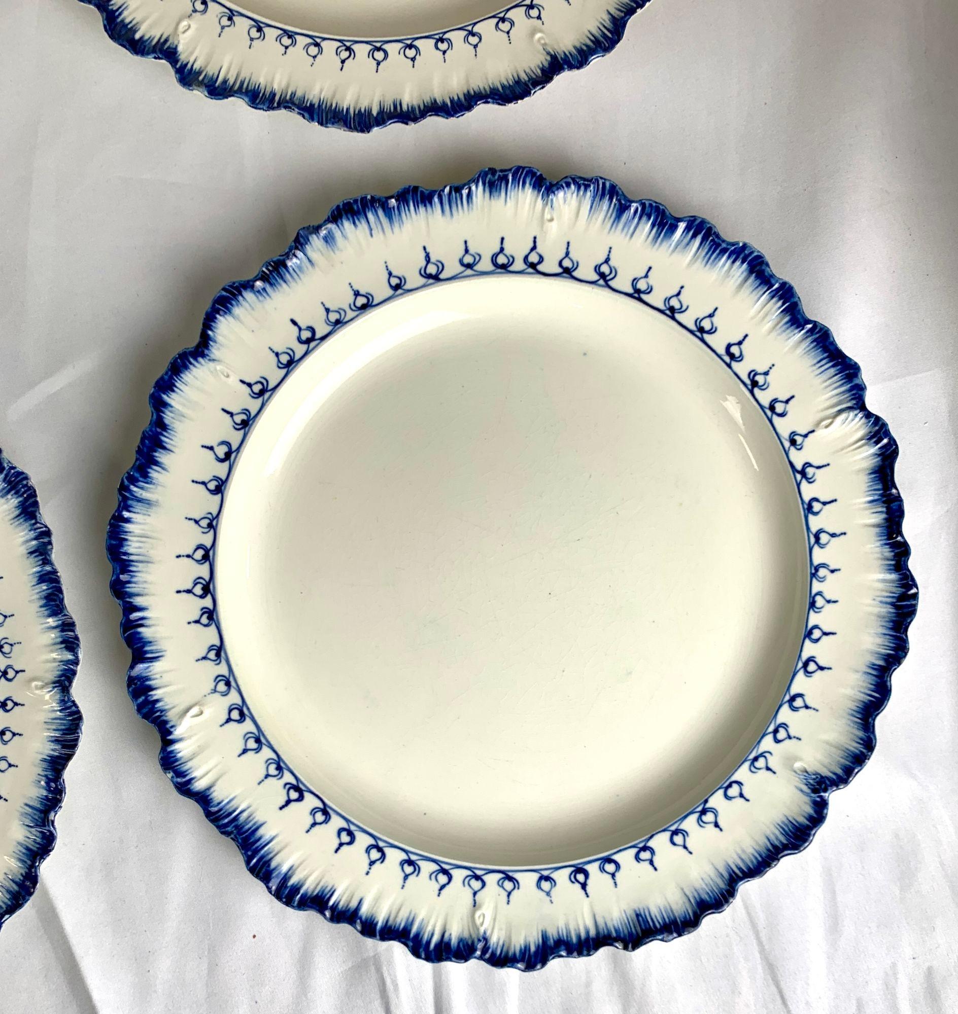 Set Eight Wedgwood Dinner Plates Mared Pattern Made England Circa 1840 In Excellent Condition For Sale In Katonah, NY