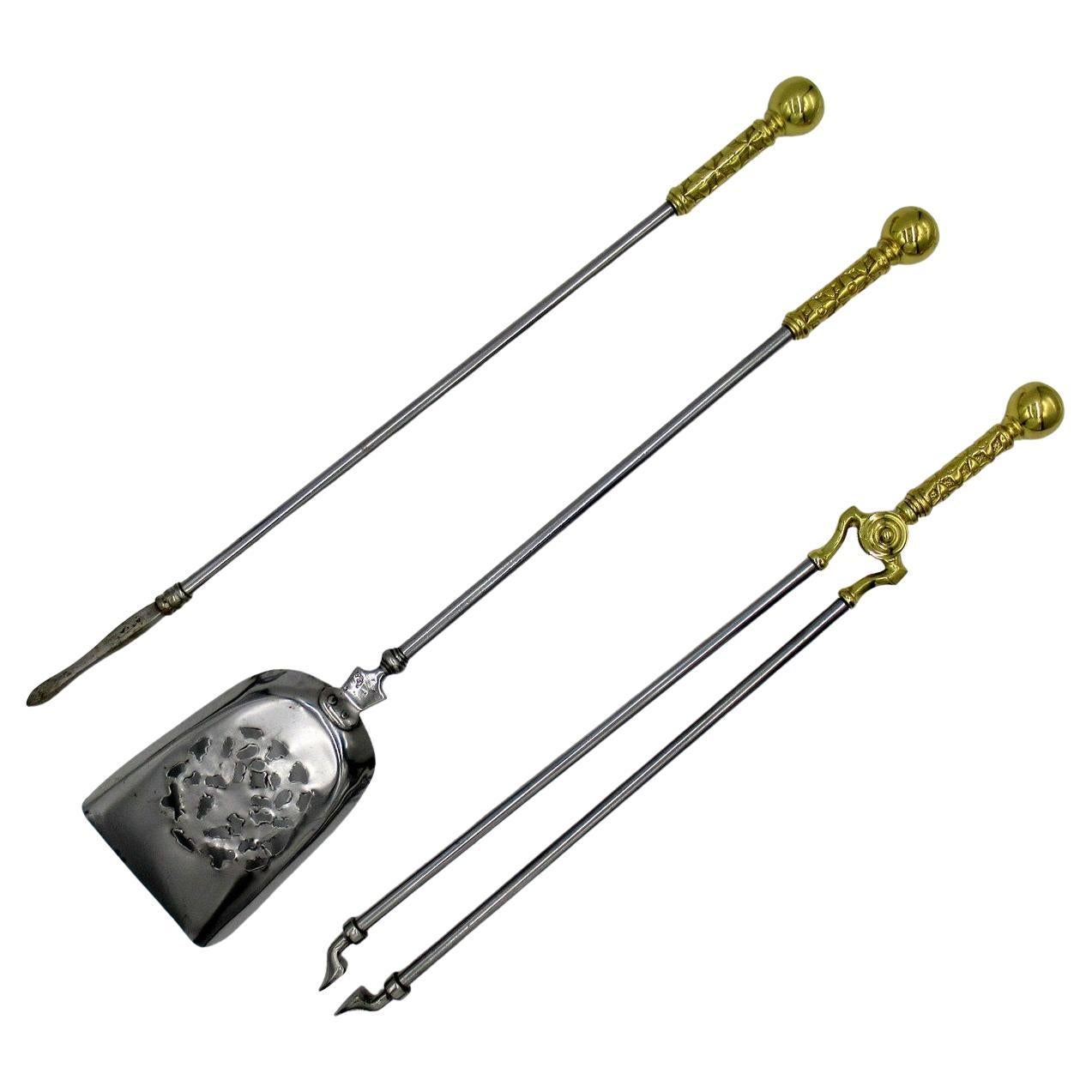 Set englischer viktorianischer Kamin-Feuerwerkzeuge aus Stahl und Messing, Eisen und Eisen, 19. Jahrhundert