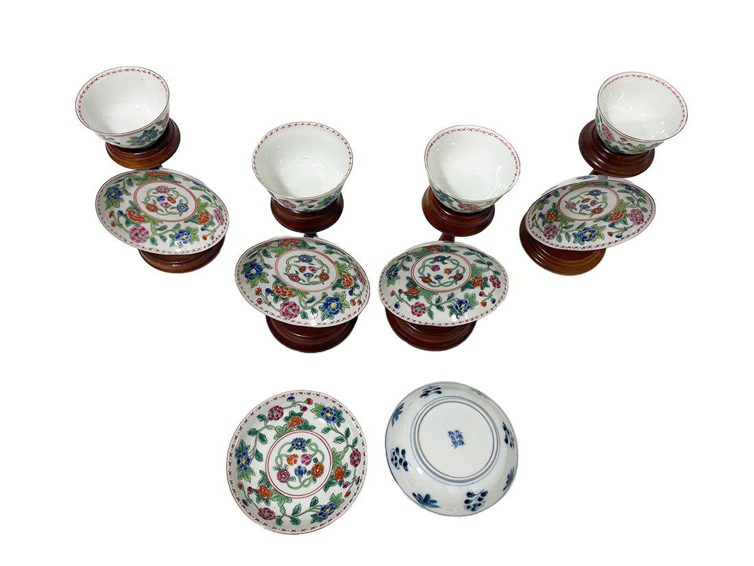 Set Famille Verte Chinese Porcelain cups & saucers, Kangxi, circa 1700

Famille verte set of cups and saucers, Kangxi (1662-1722), Qing Dynasty. Six plates and 4 cups with crysanthemums on white porcelain in painted enamels with the colors blue,