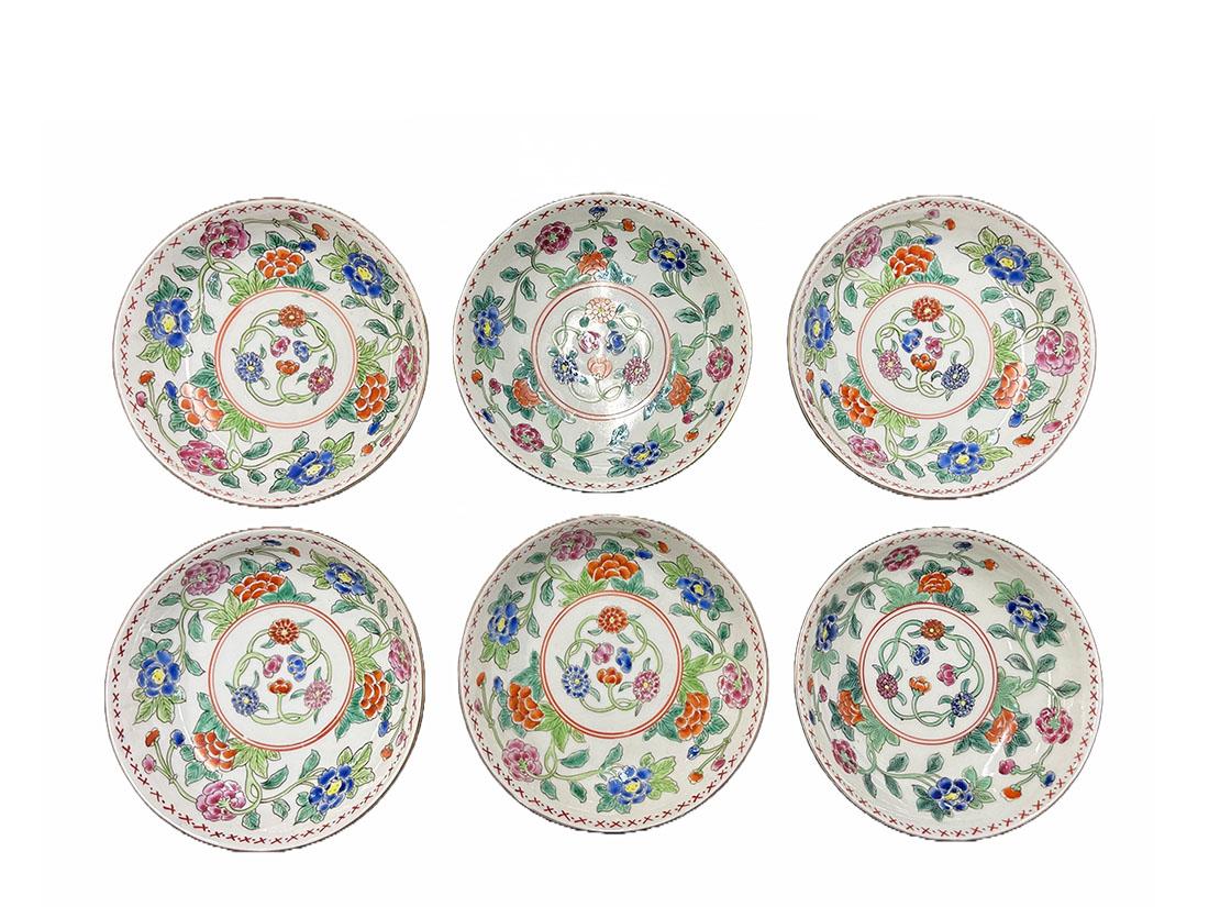 Set Famille Verte Chinese Porcelain cups & saucers, Kangxi, circa 1700 In Good Condition For Sale In Delft, NL