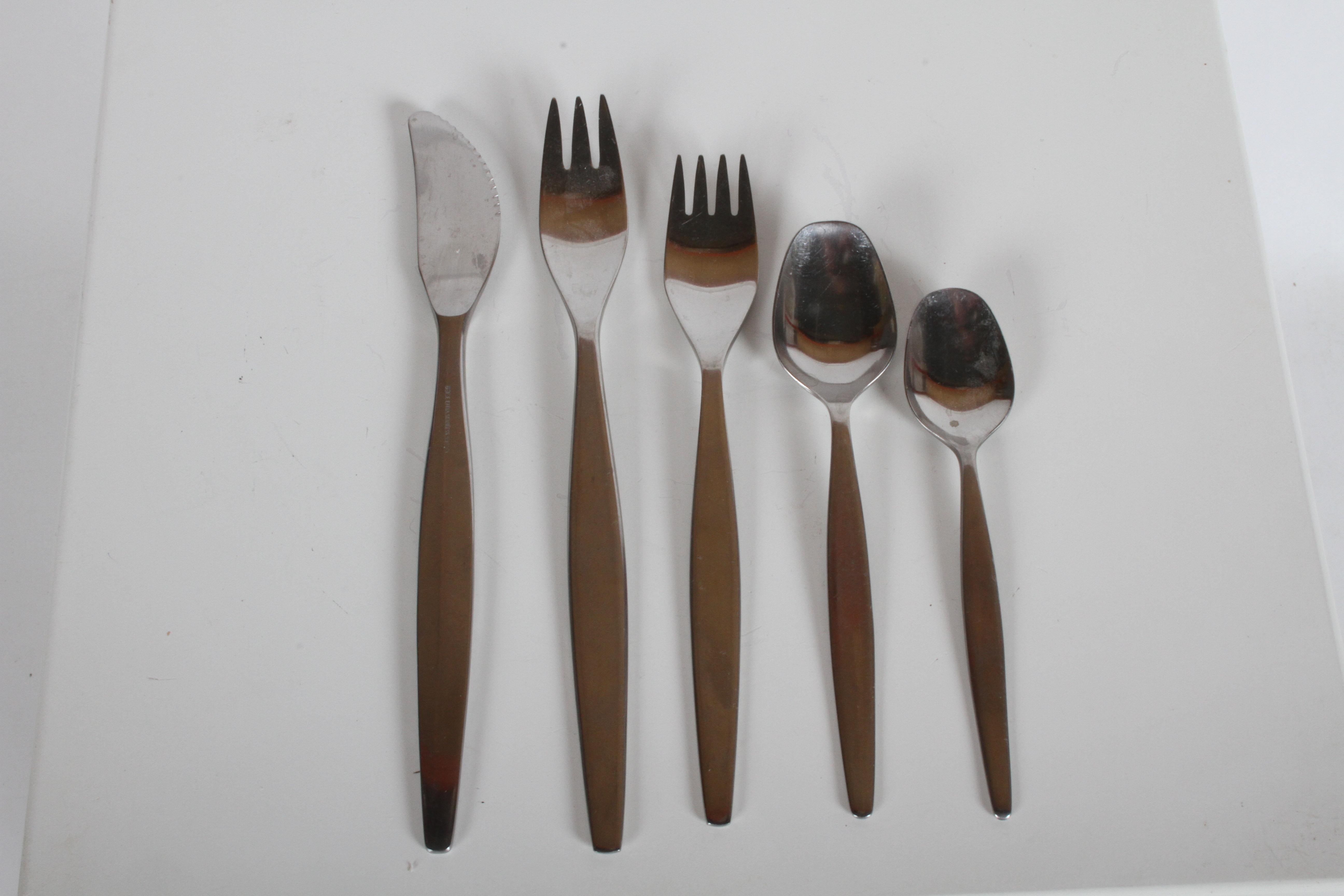 Set for 8 EKCO Eterna 