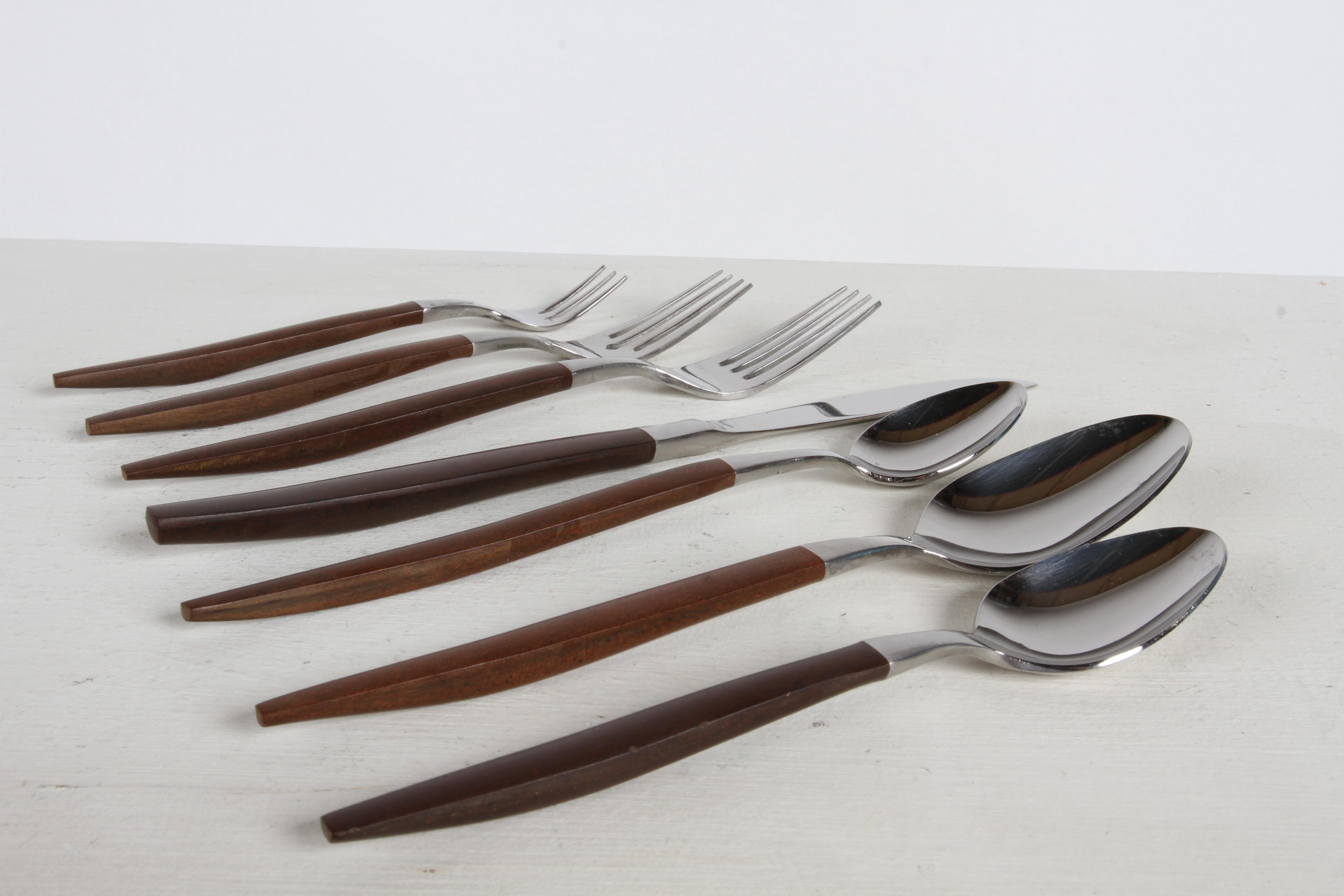 Set for 8 EKCO Eterna 